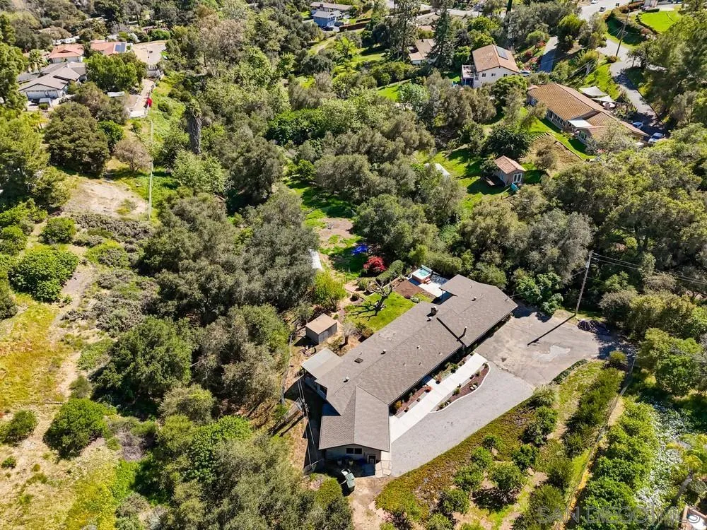 https://cdn.realtyfeed.com/cdn/127/260005246/964fd482c6296e31b7f529bcf850ec03.webp