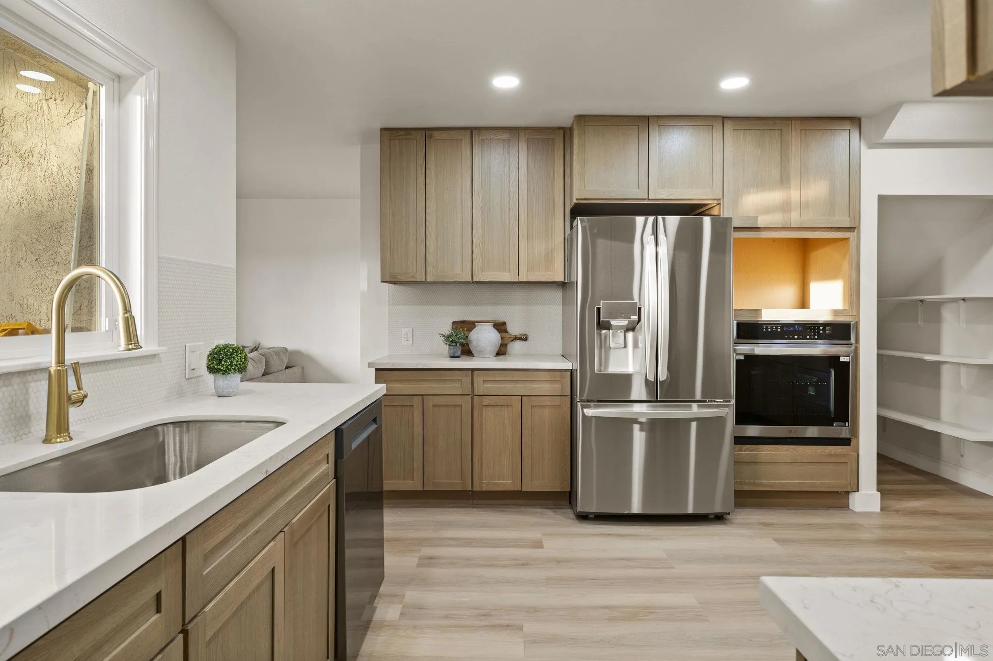 https://cdn.realtyfeed.com/cdn/127/260005249/27dbd8480cca8b36fdcb5c44beba3b3c.webp