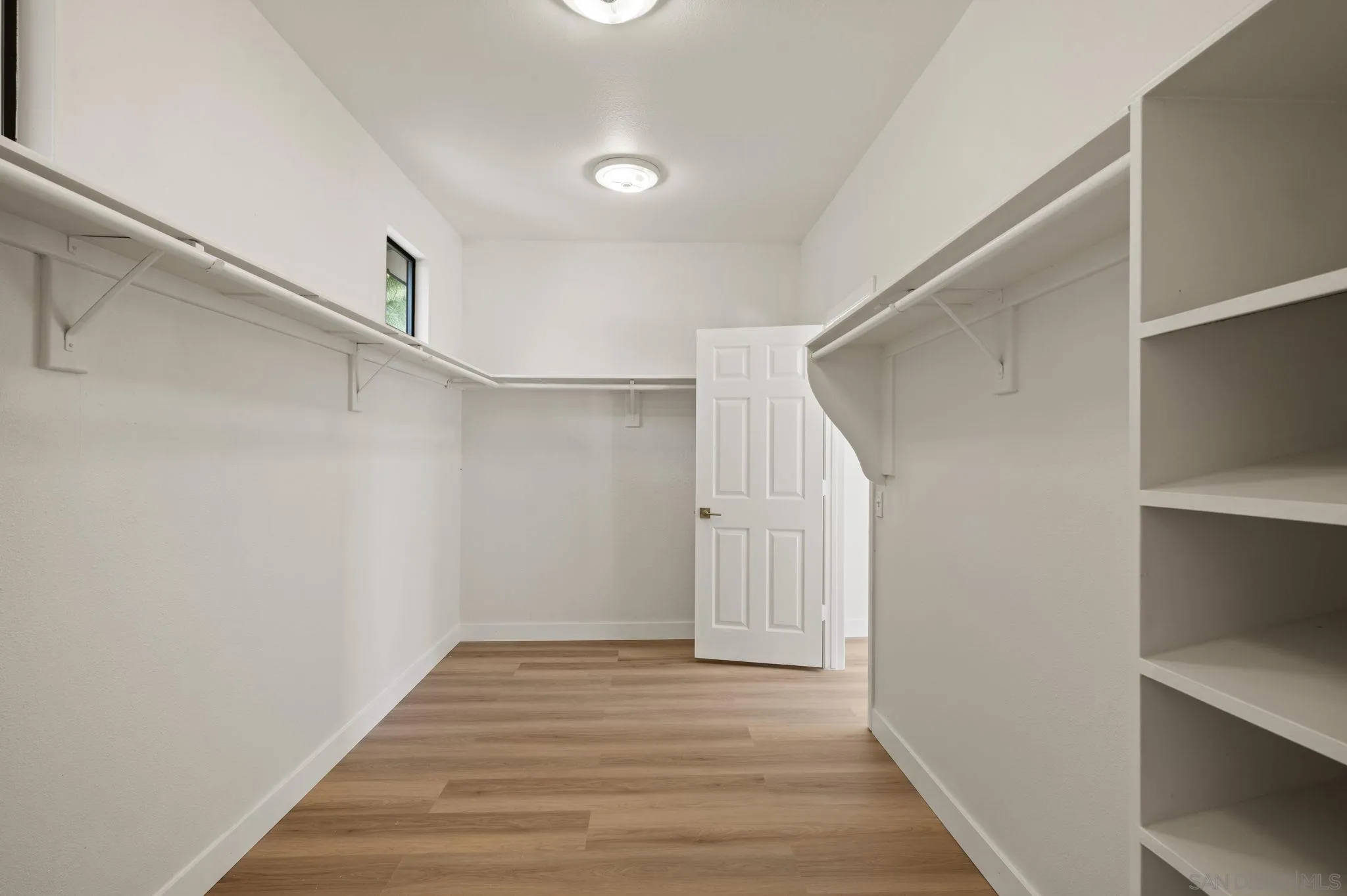 https://cdn.realtyfeed.com/cdn/127/260005249/7846cf96fa24d6f94057bcadbf45c01d.webp