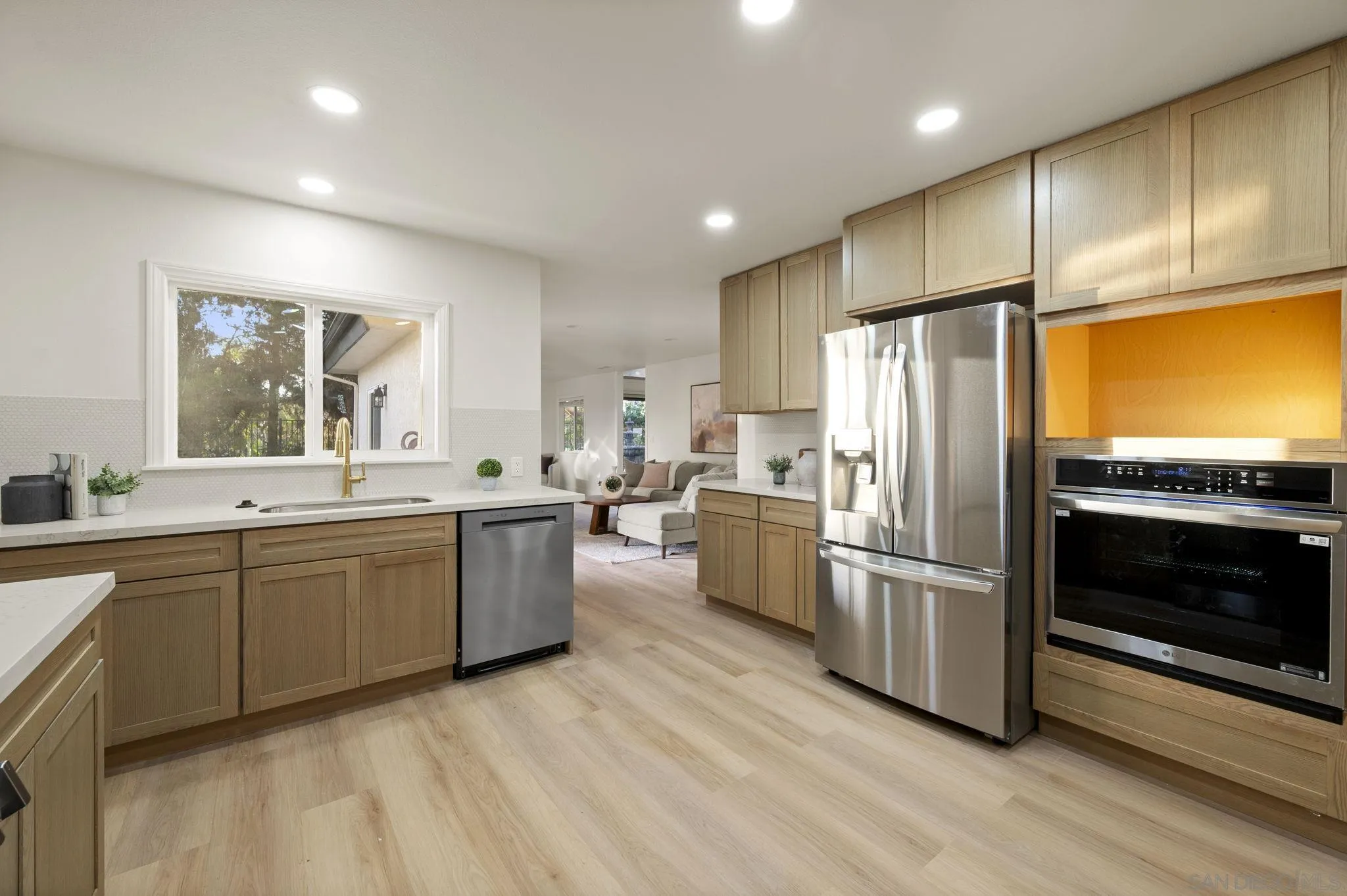 https://cdn.realtyfeed.com/cdn/127/260005249/cb9a92c4354d550bf412a6572c122b4d.webp