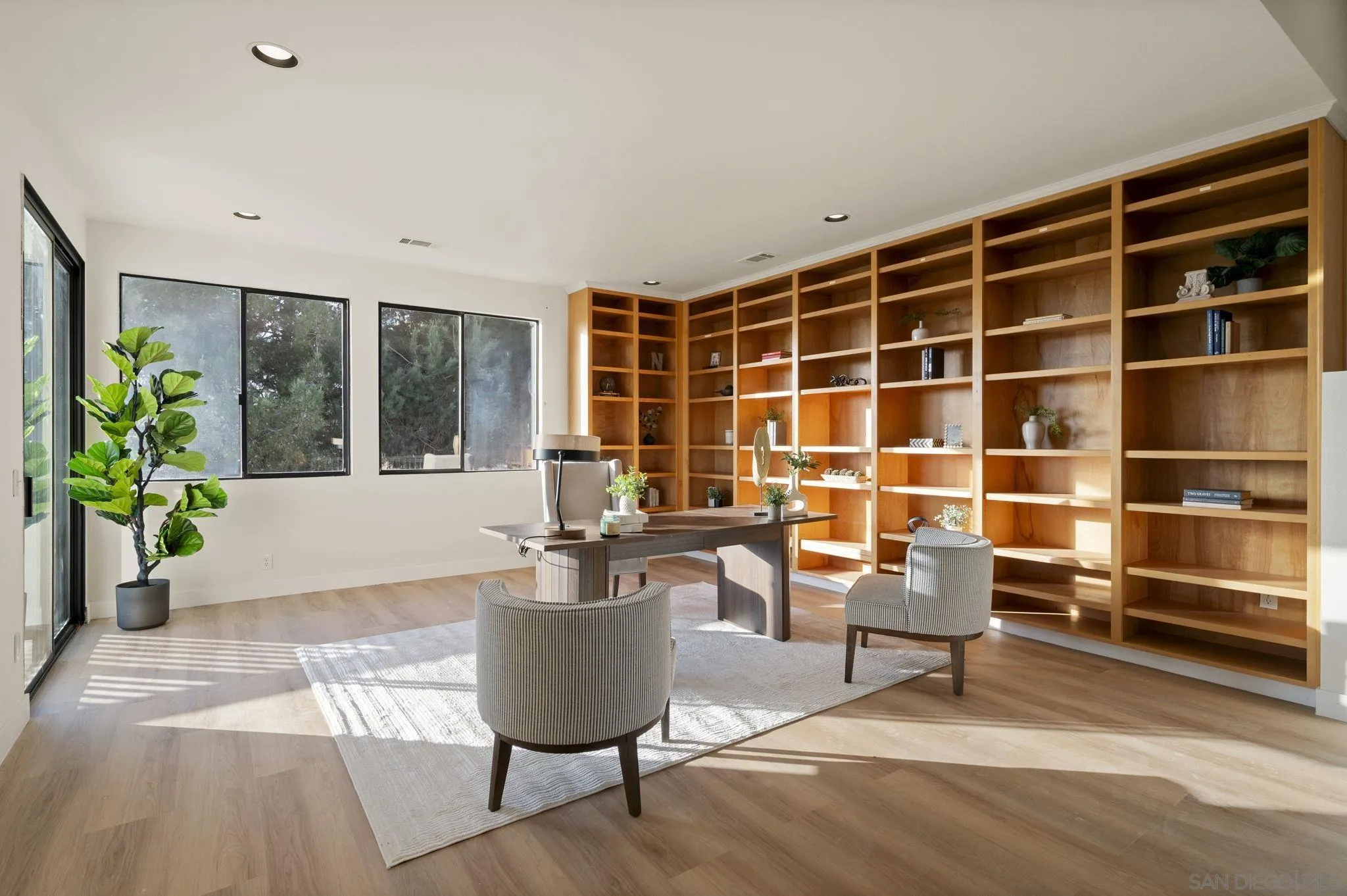 https://cdn.realtyfeed.com/cdn/127/260005249/e6200d4ef5ebbb1156de1f40693457b9.webp