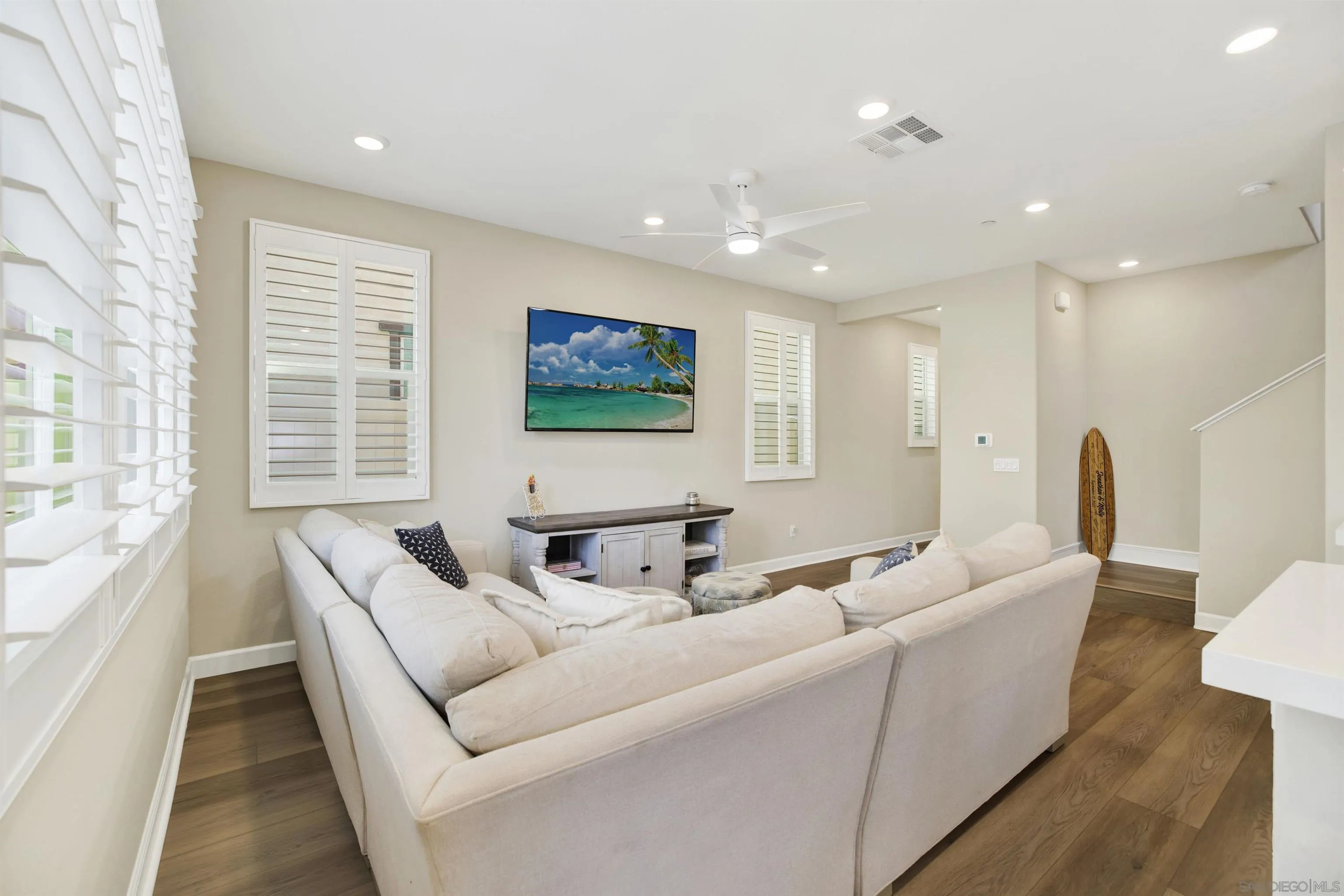 https://cdn.realtyfeed.com/cdn/127/260005257/084cd395231b59bd3f893f9419e54795.webp