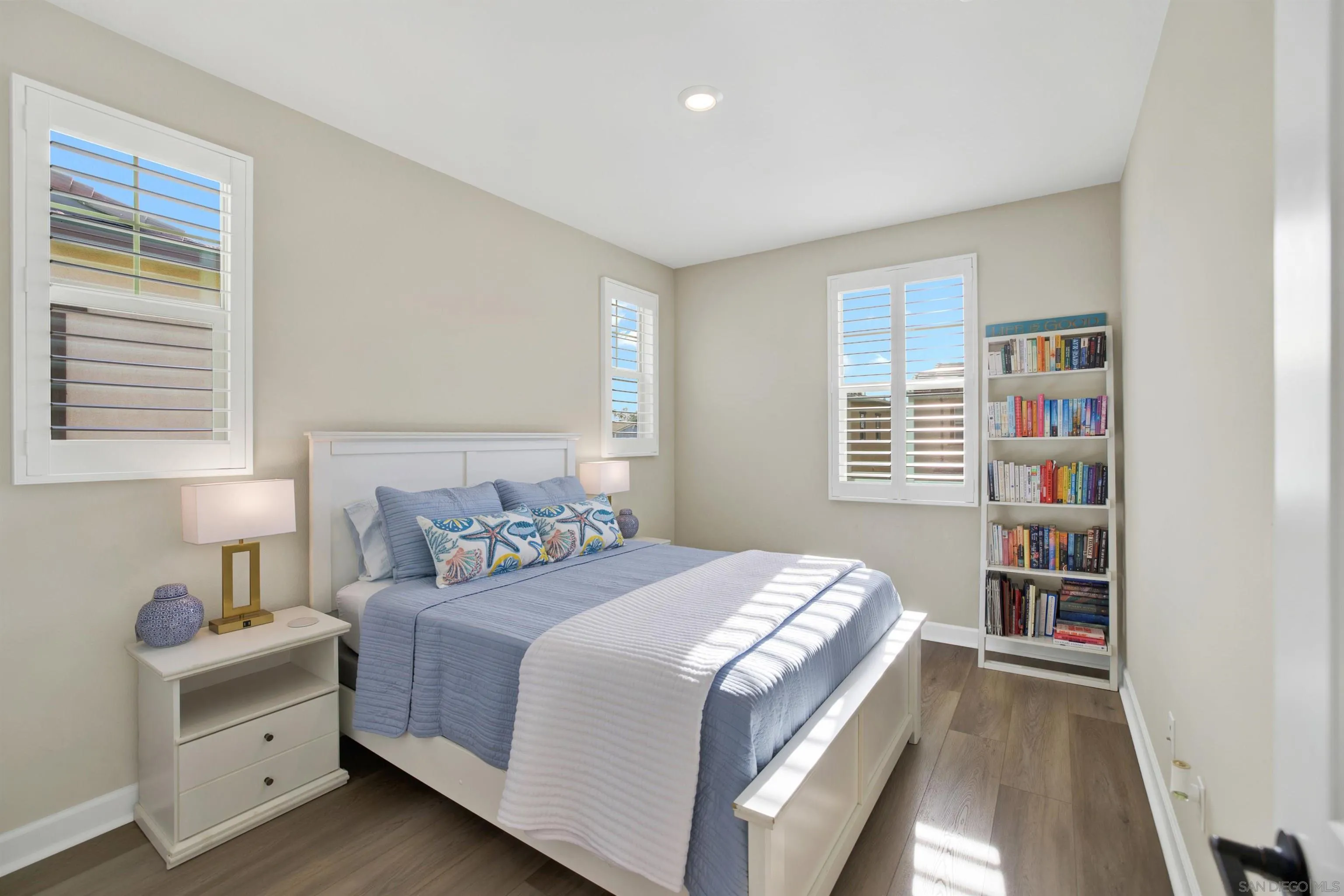 https://cdn.realtyfeed.com/cdn/127/260005257/774bbaf5af3a201ea1135e4b137862ff.webp
