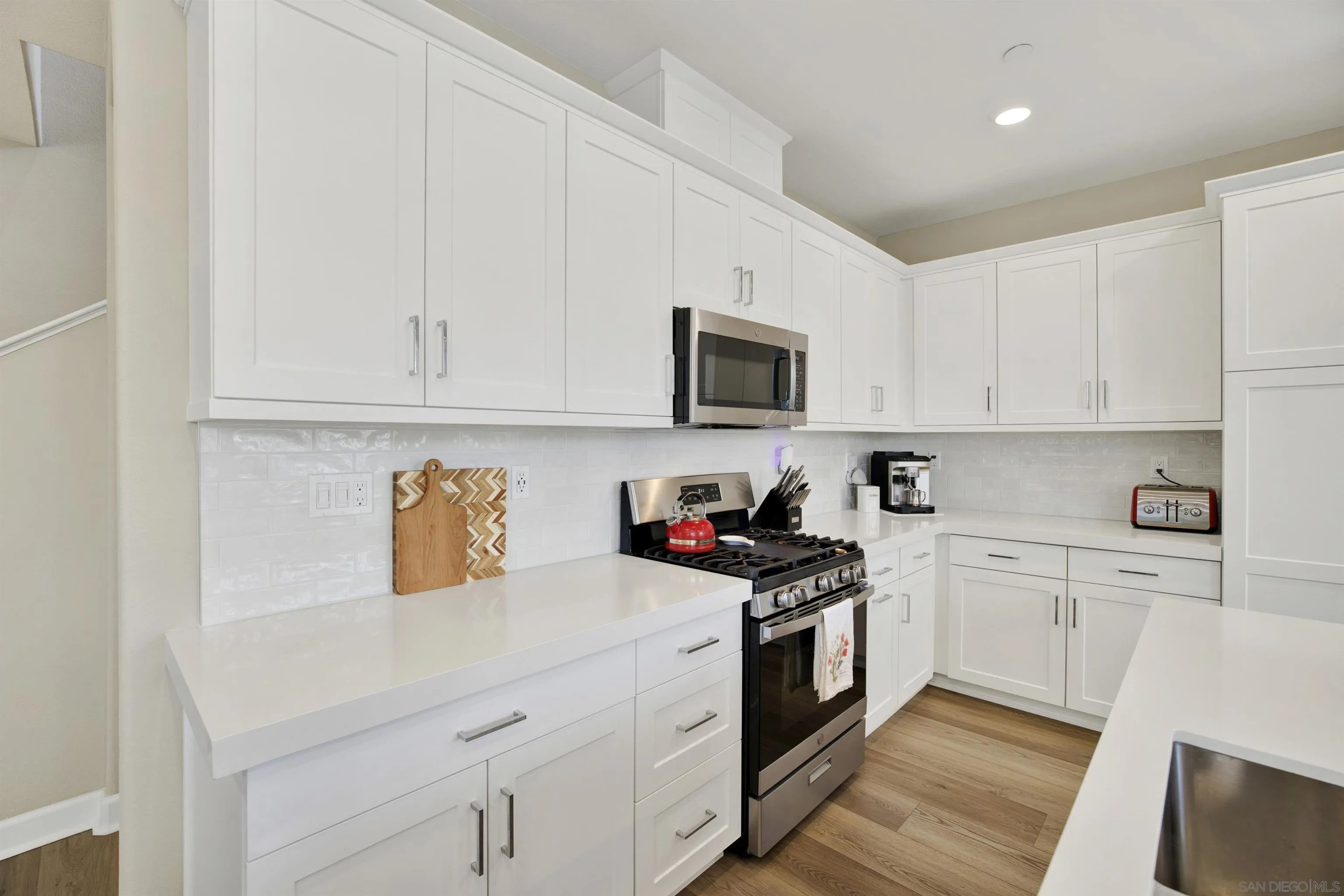 https://cdn.realtyfeed.com/cdn/127/260005257/b5c46996fce6da69c79bf53767f7dea1.webp