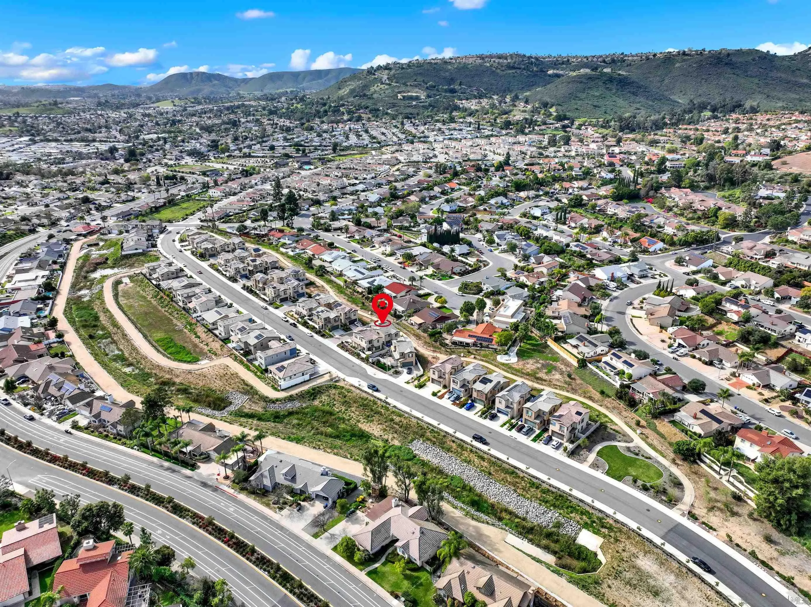 https://cdn.realtyfeed.com/cdn/127/260005257/f17325690a25d4149544ddfd99f28c87.webp