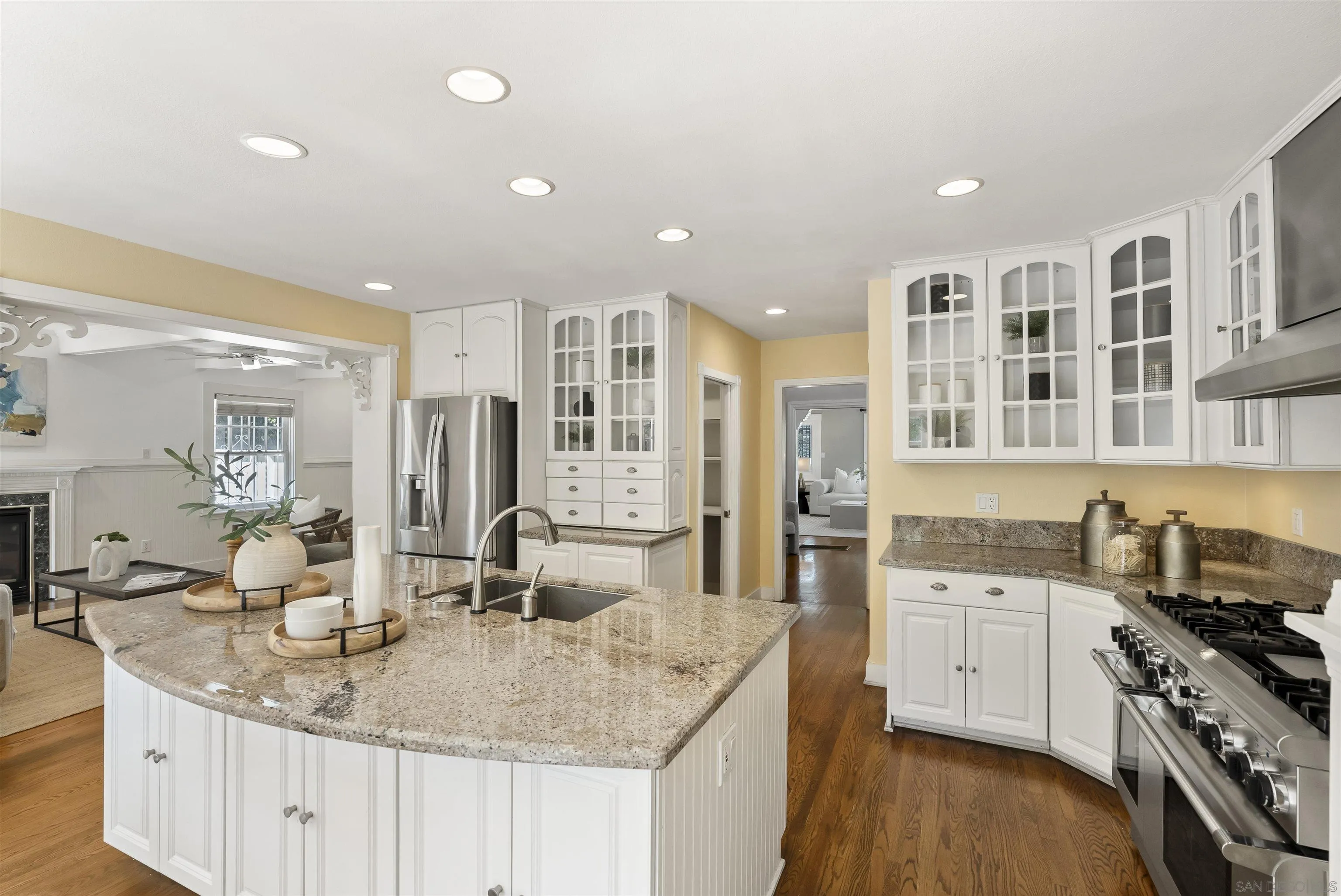 https://cdn.realtyfeed.com/cdn/127/260005258/12e84d3d67a92cbdd95804a2c38dc3a8.webp