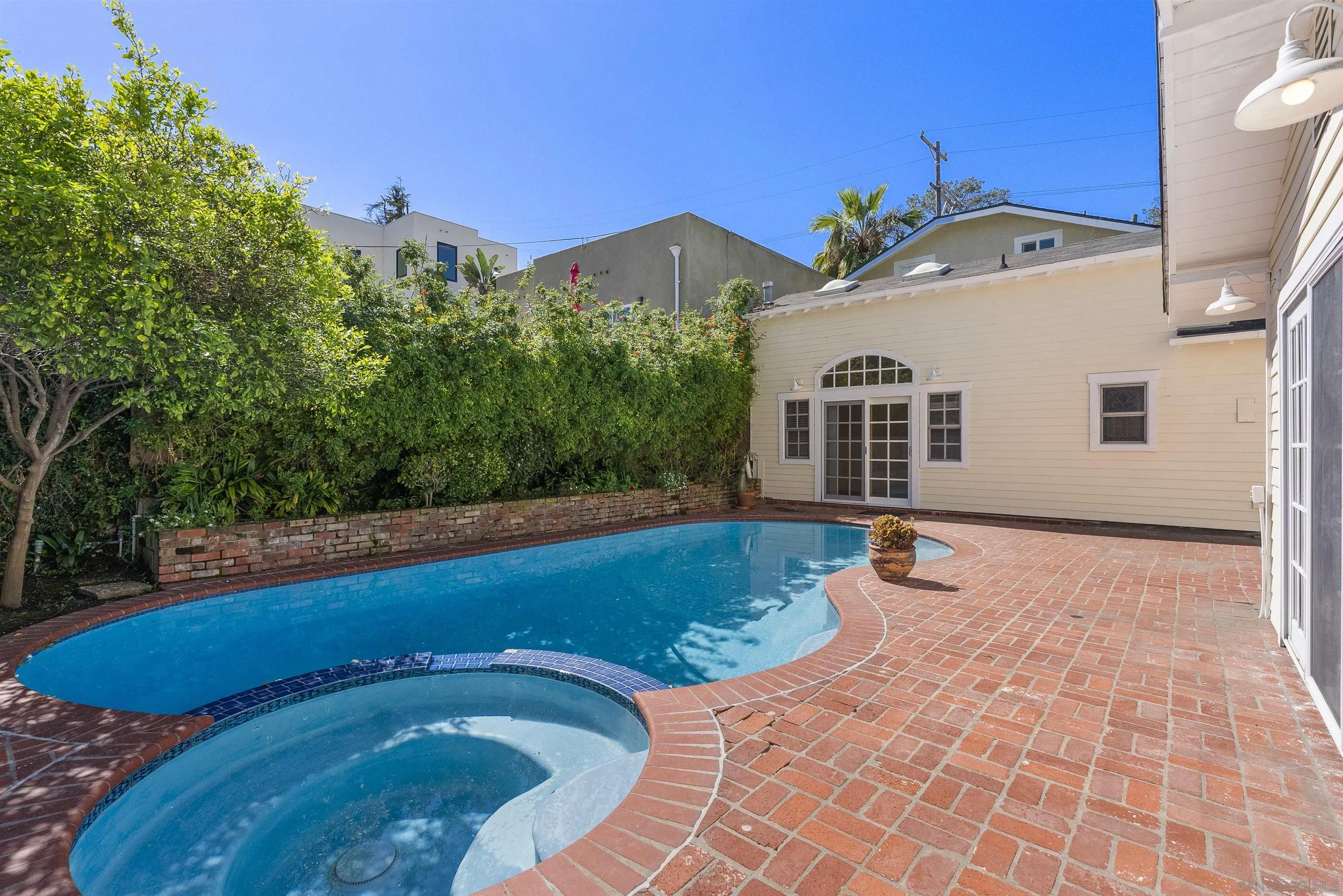 https://cdn.realtyfeed.com/cdn/127/260005258/6190b9309d4731629540fd9025559b36.webp