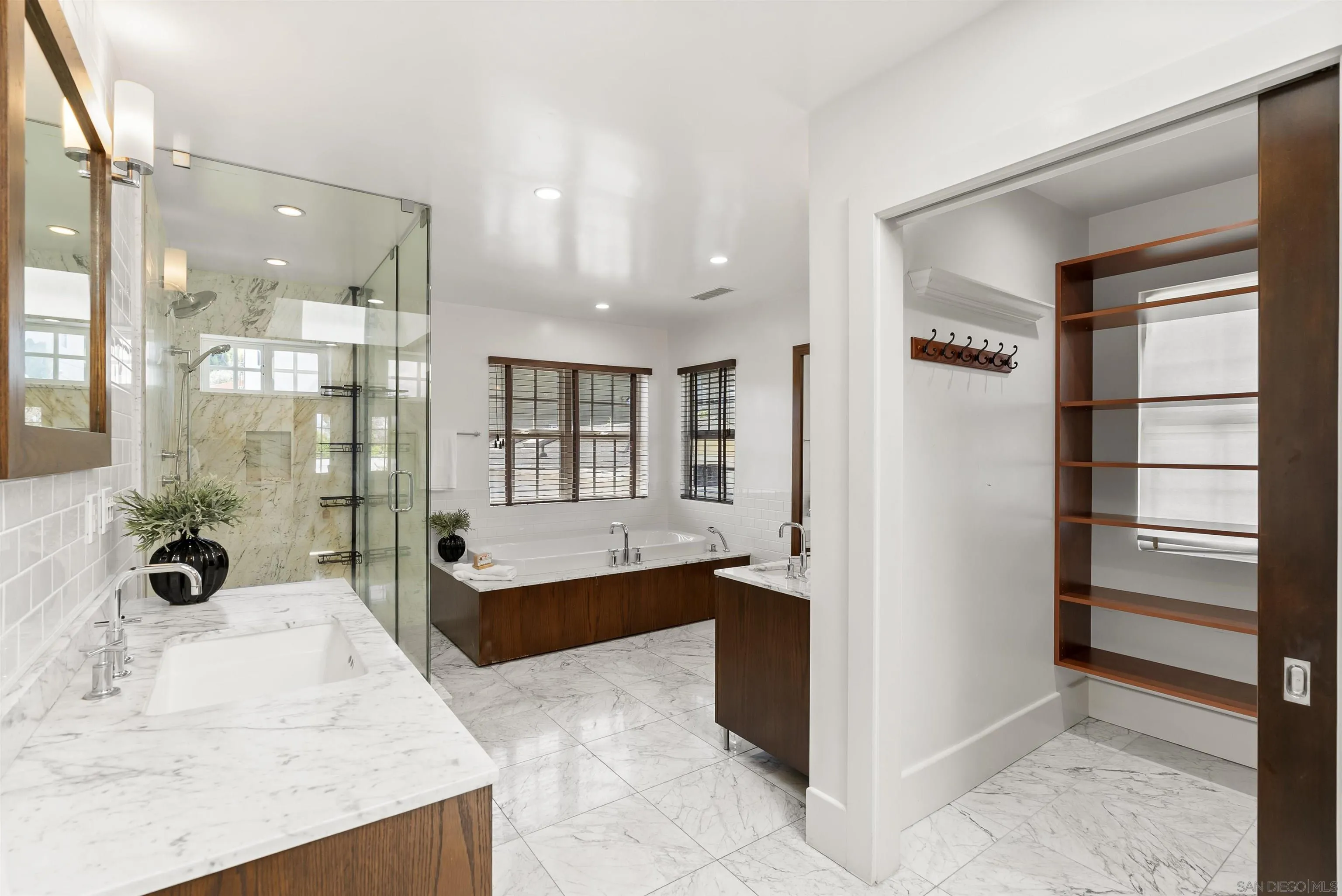 https://cdn.realtyfeed.com/cdn/127/260005258/90237c3b1e985cbf3f5af84f1cabc847.webp