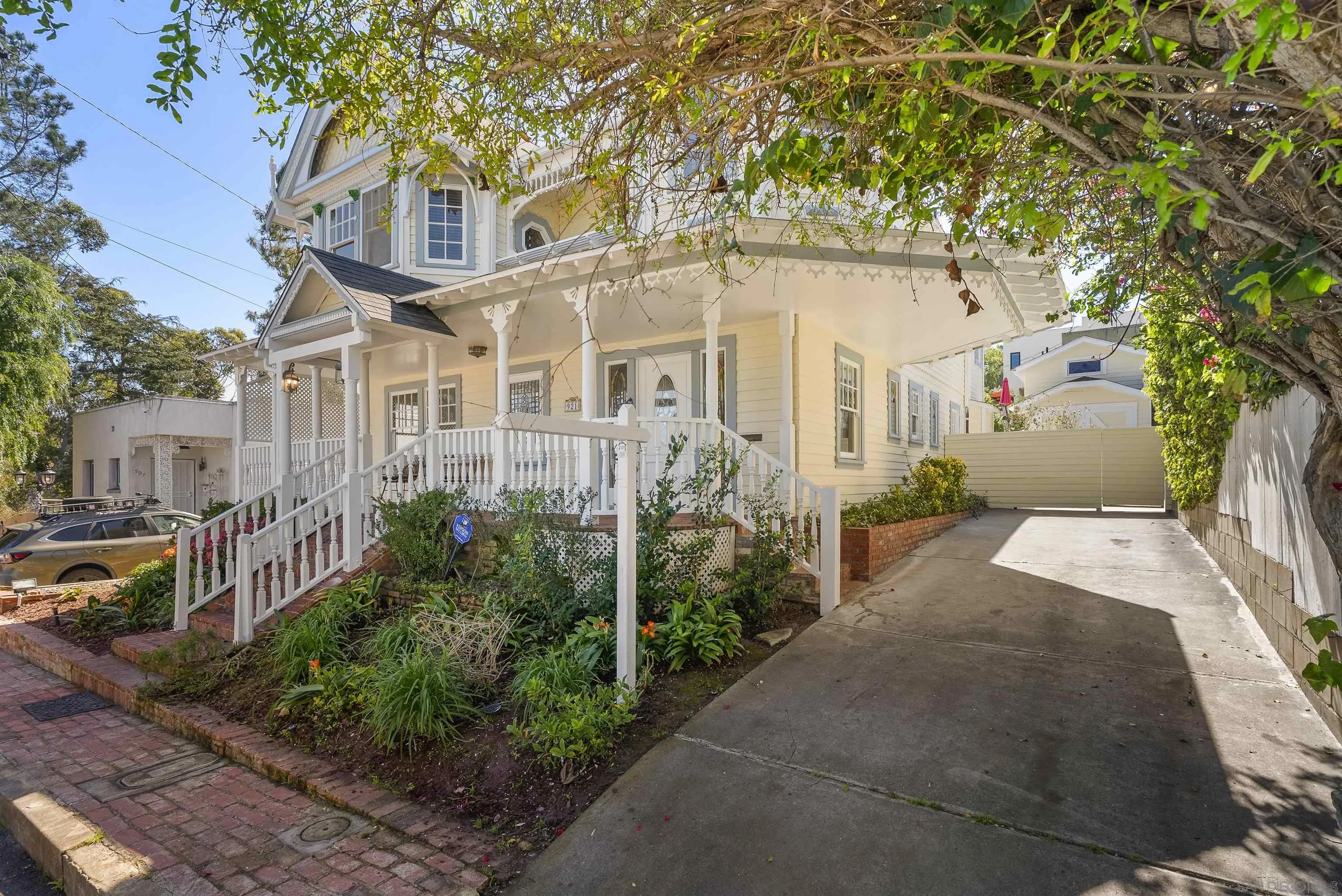 https://cdn.realtyfeed.com/cdn/127/260005258/aa7bd361e126cf32b421e90a5c55358a.webp