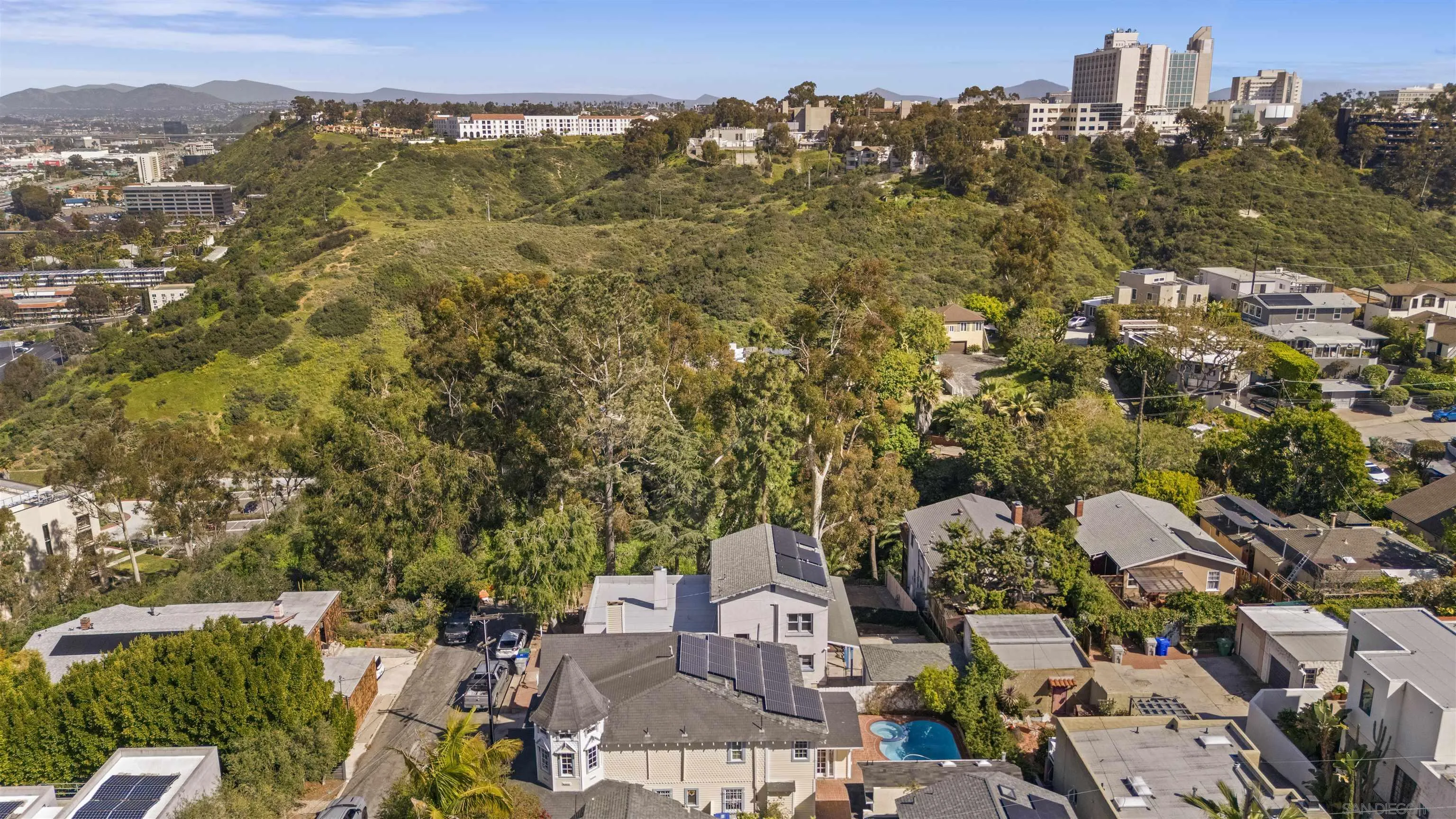 https://cdn.realtyfeed.com/cdn/127/260005258/c0e5f201291de520187ab706e3263b84.webp