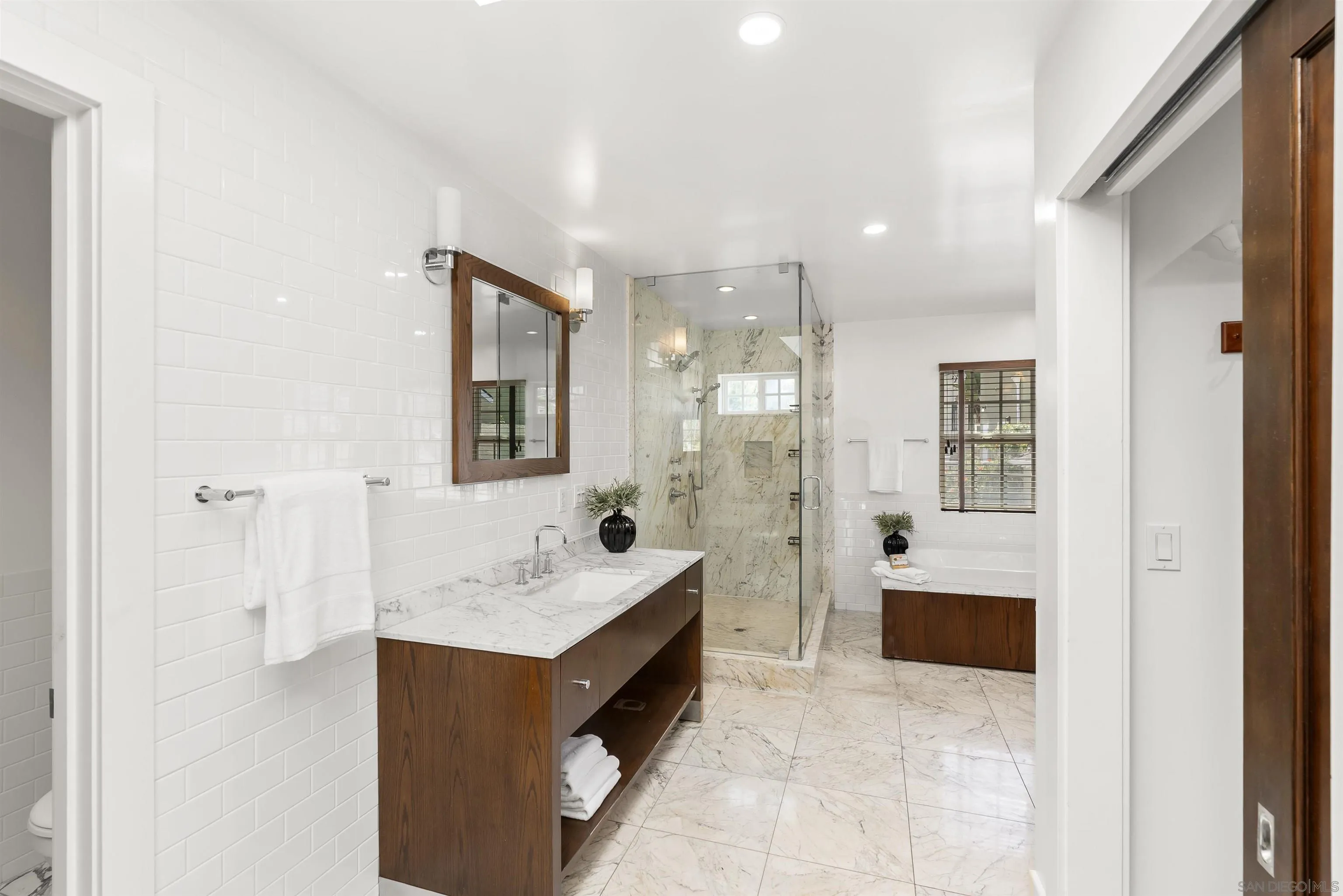 https://cdn.realtyfeed.com/cdn/127/260005258/d649cf2b2eec751f10dad1b8f25b4372.webp