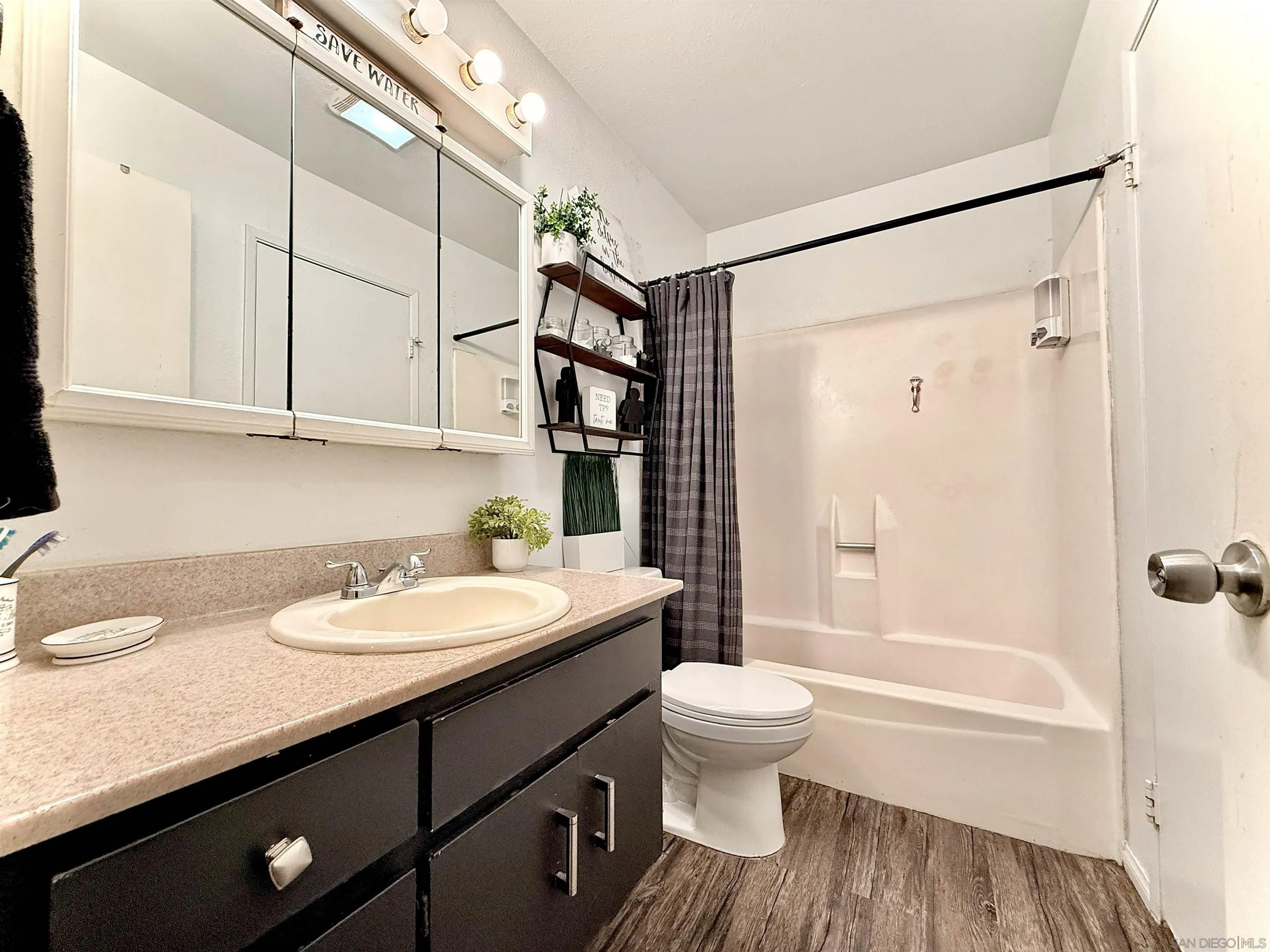https://cdn.realtyfeed.com/cdn/127/260005266/75762c52c263afe36fd99a3e9412ca5f.webp