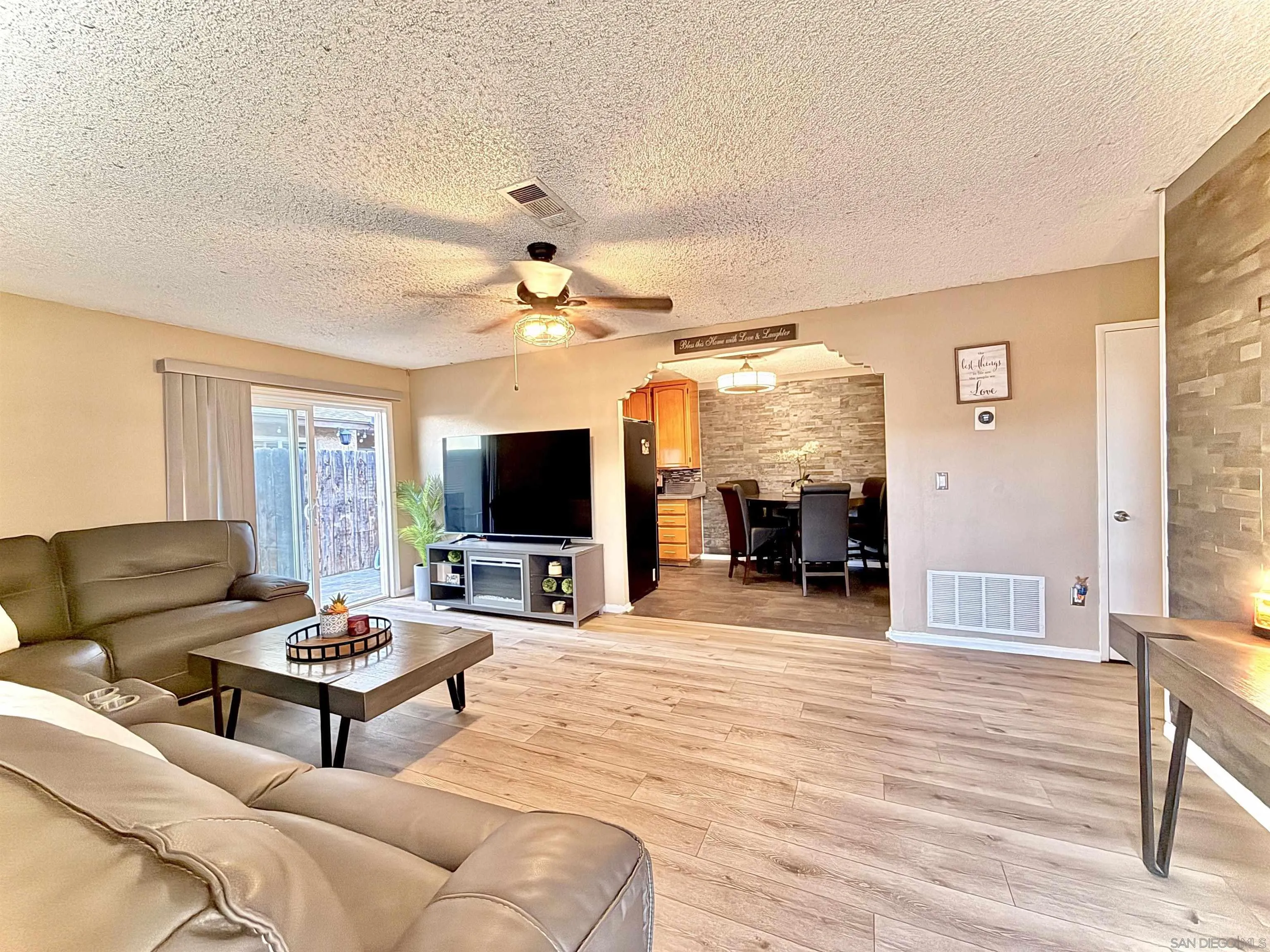 https://cdn.realtyfeed.com/cdn/127/260005266/f6953123e7a31cede1674ed462b04530.webp