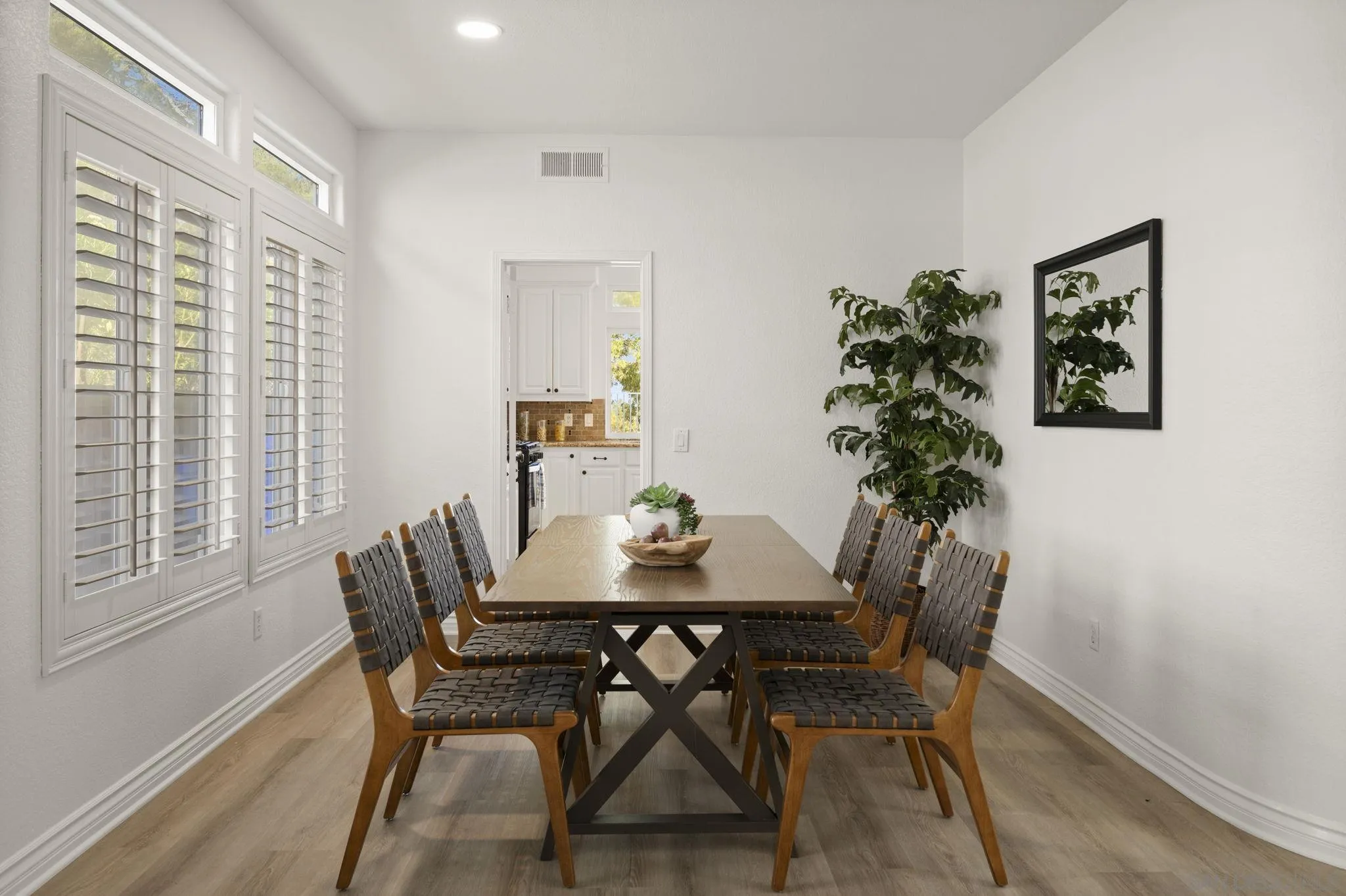 https://cdn.realtyfeed.com/cdn/127/260005270/0254e4951c0bf8301fd780f6f755c1fb.webp