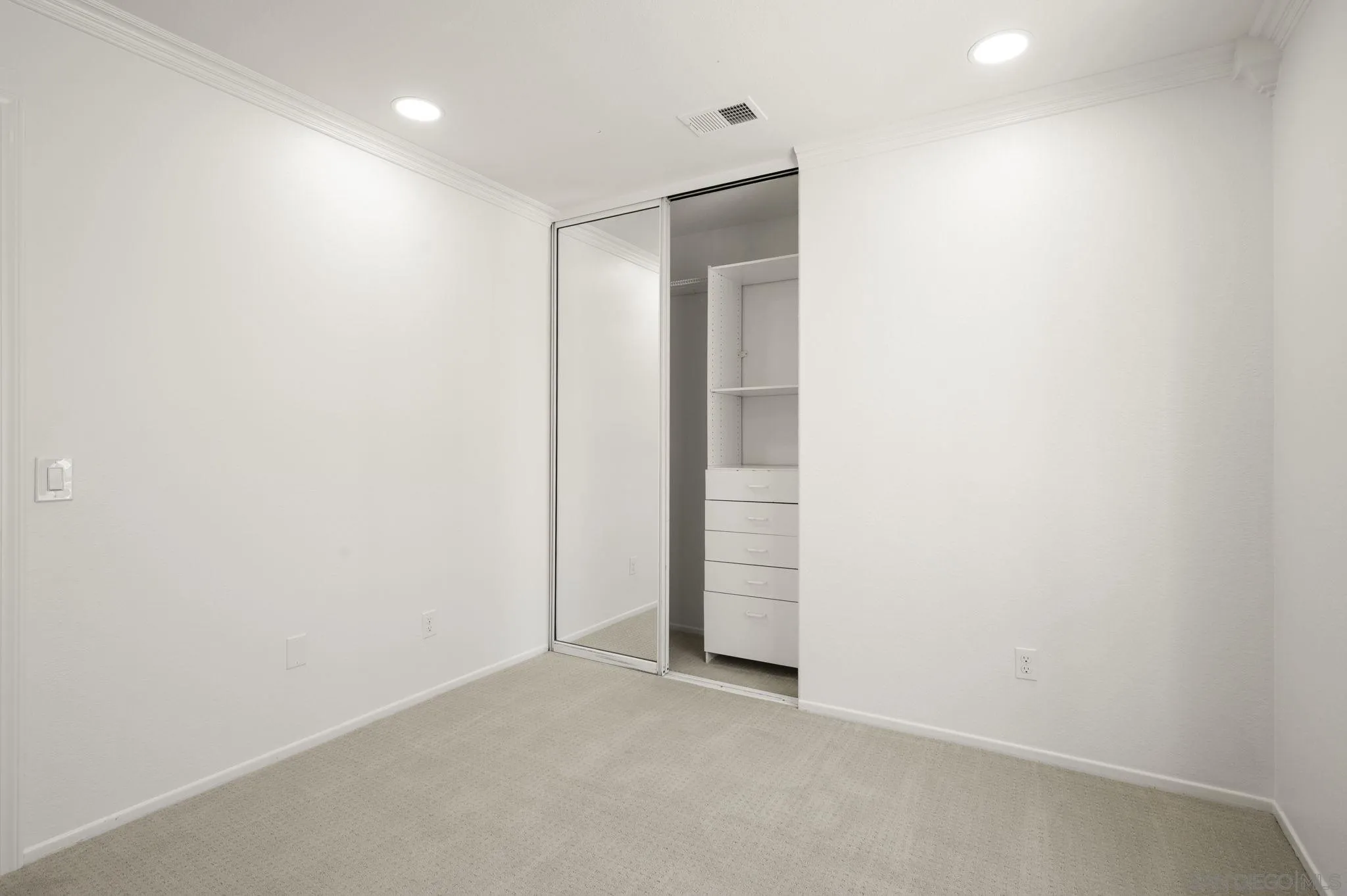 https://cdn.realtyfeed.com/cdn/127/260005270/3784db32cea0e2f747361436a5399fe7.webp