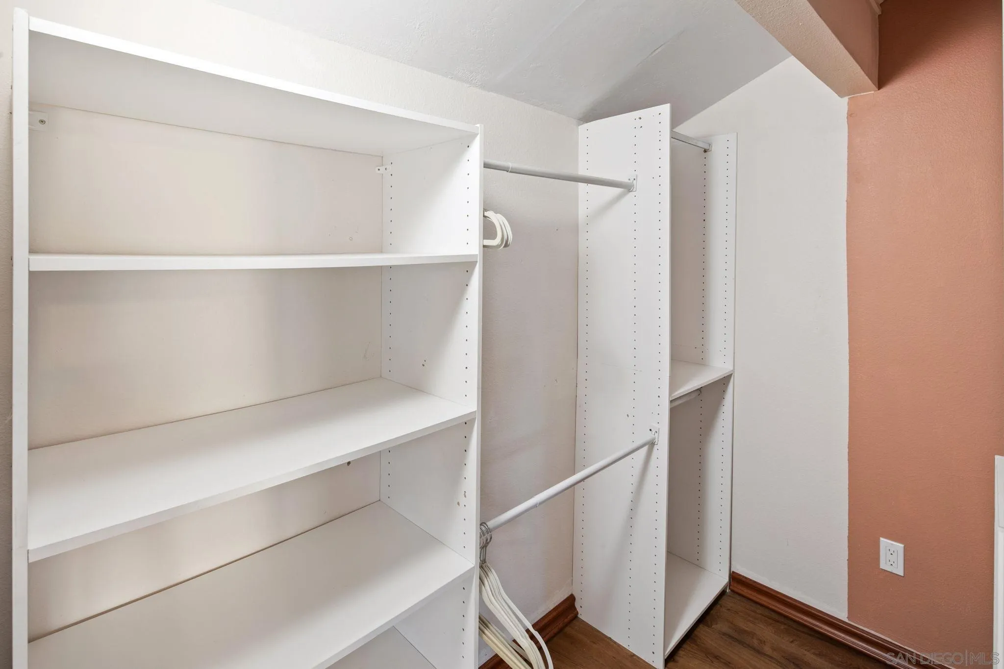 https://cdn.realtyfeed.com/cdn/127/260005276/1b7427c3c40826ee3045a5bfa37972ab.webp