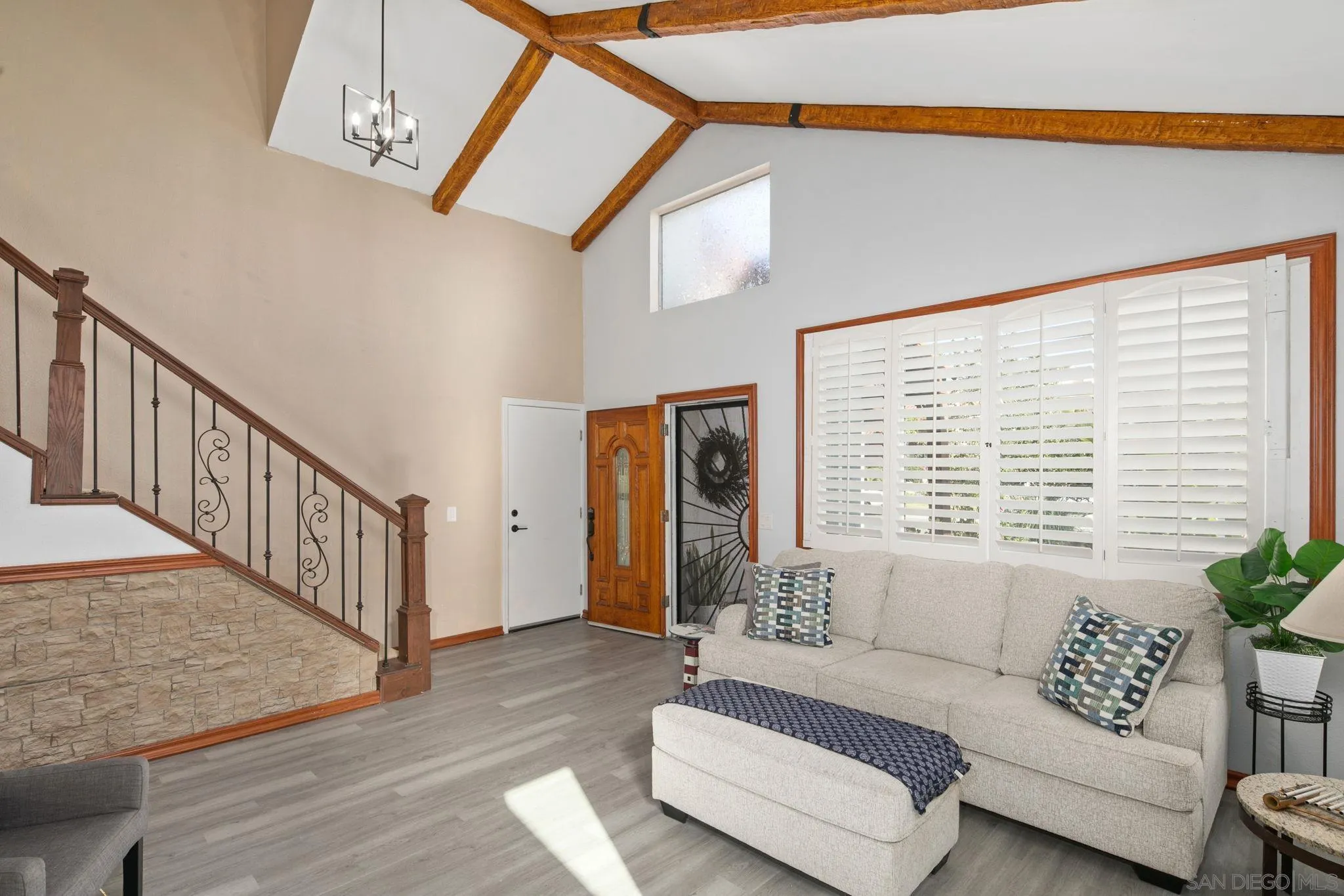 https://cdn.realtyfeed.com/cdn/127/260005276/b2ae2d0d57ed775dbad42fd8cc5c1d9d.webp