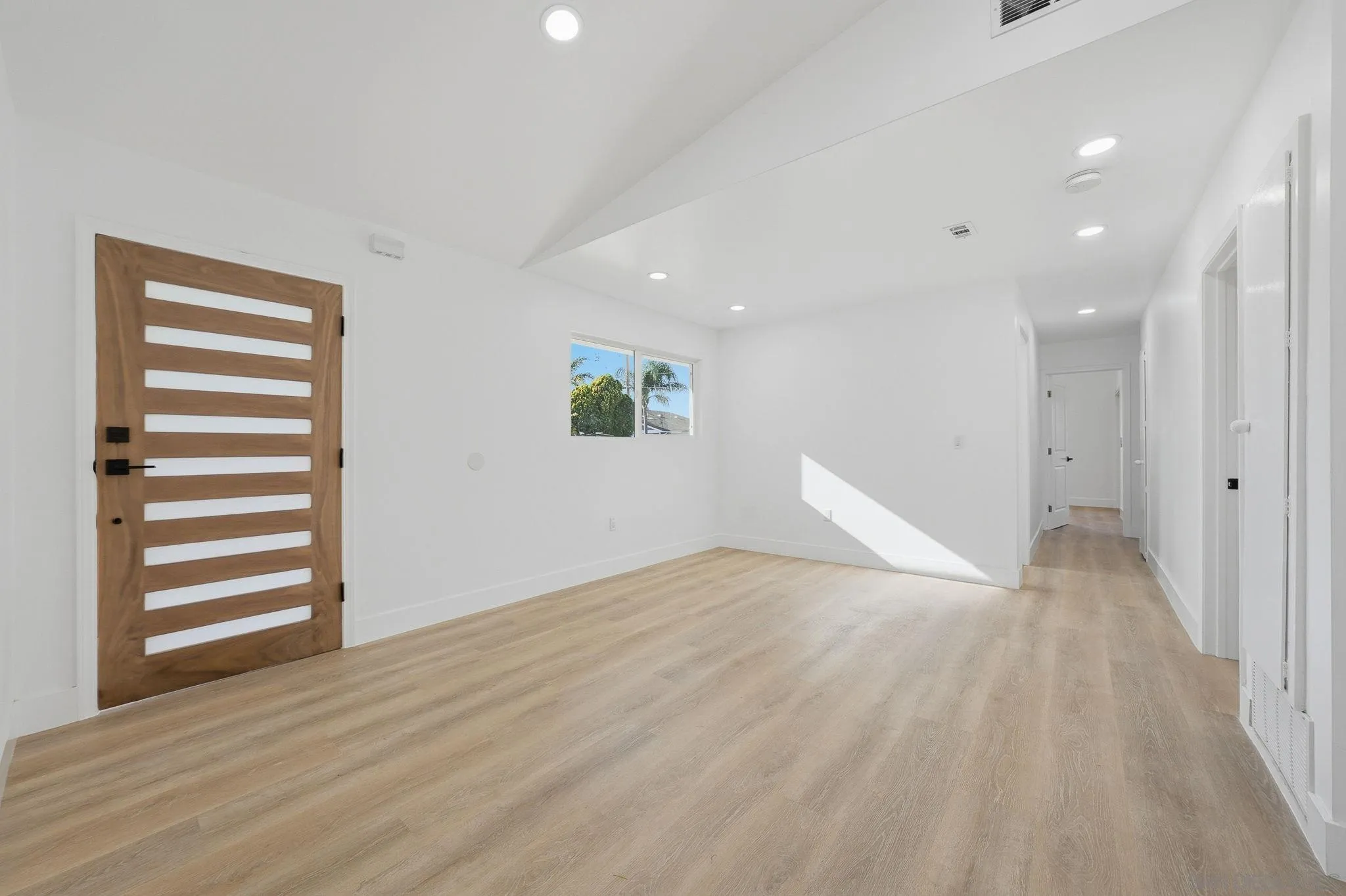 https://cdn.realtyfeed.com/cdn/127/260005280/e253294133343096f632fd4b26c091f5.webp