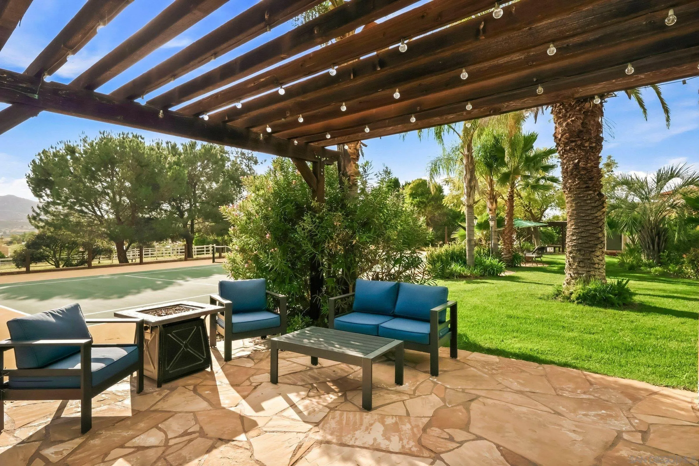 https://cdn.realtyfeed.com/cdn/127/260005282/21372cc0316b9287101de030f12013a6.webp