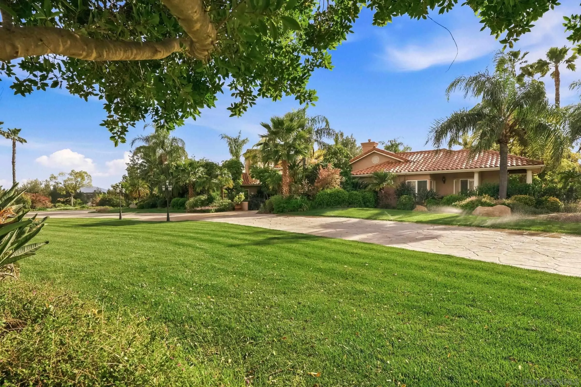 https://cdn.realtyfeed.com/cdn/127/260005282/8426be359de321f594bf7ca8d4b78798.webp
