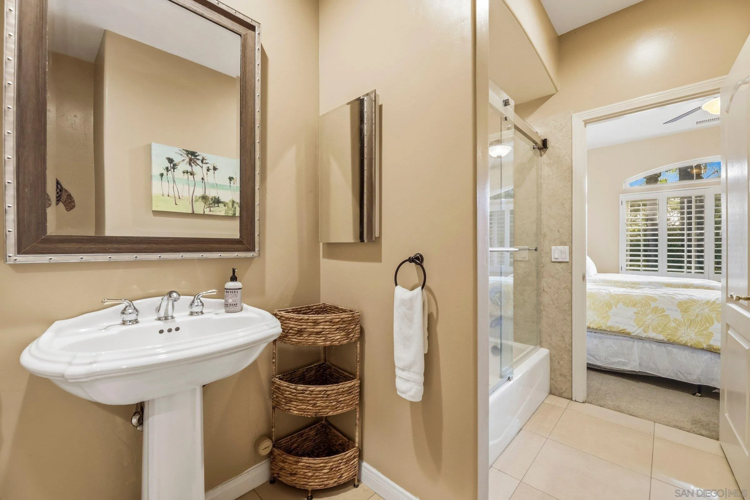 https://cdn.realtyfeed.com/cdn/127/260005282/b3f144b5fbe1cc05267ef727bac6511c.webp