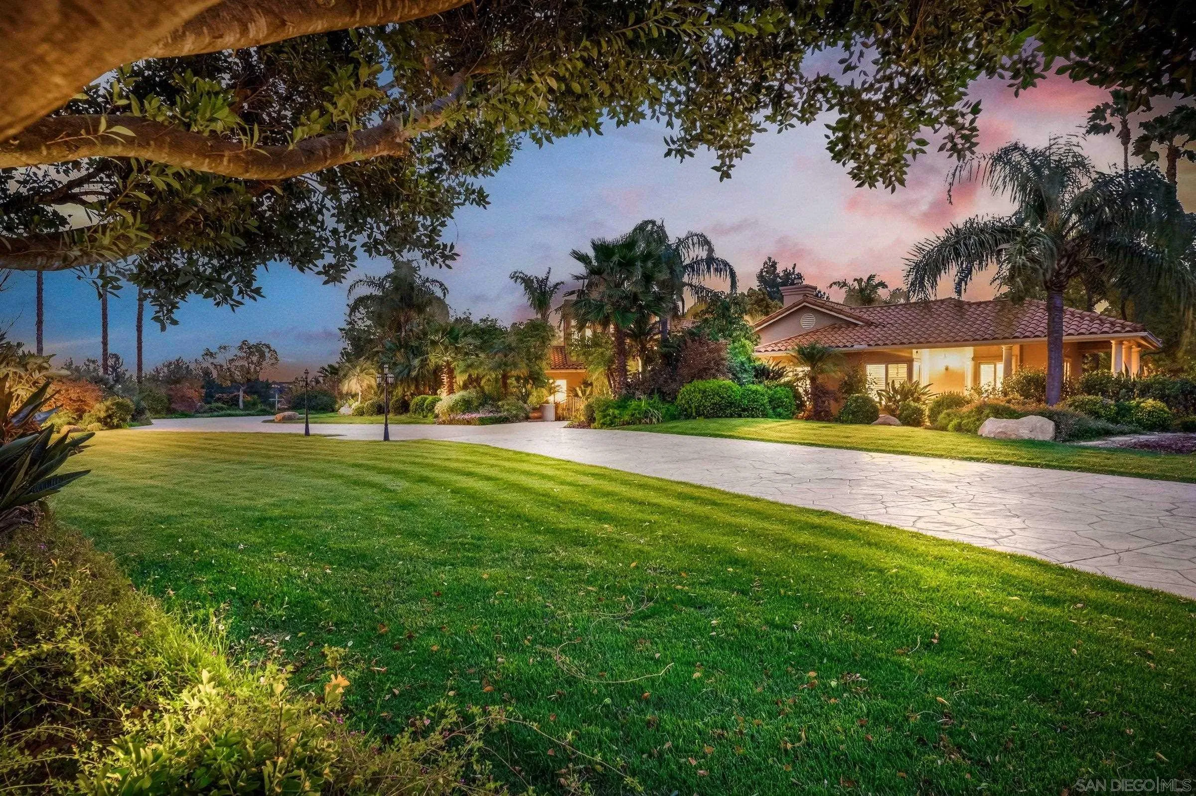 https://cdn.realtyfeed.com/cdn/127/260005282/fe8dc2066fa4a45ebc159365235ffe44.webp