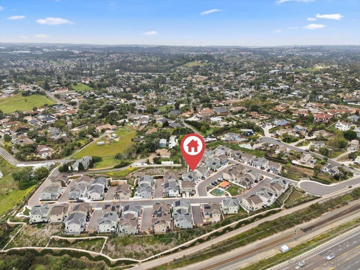 https://cdn.realtyfeed.com/cdn/127/260005285/1c584fc05c7660704337aa0b54ffed30.webp
