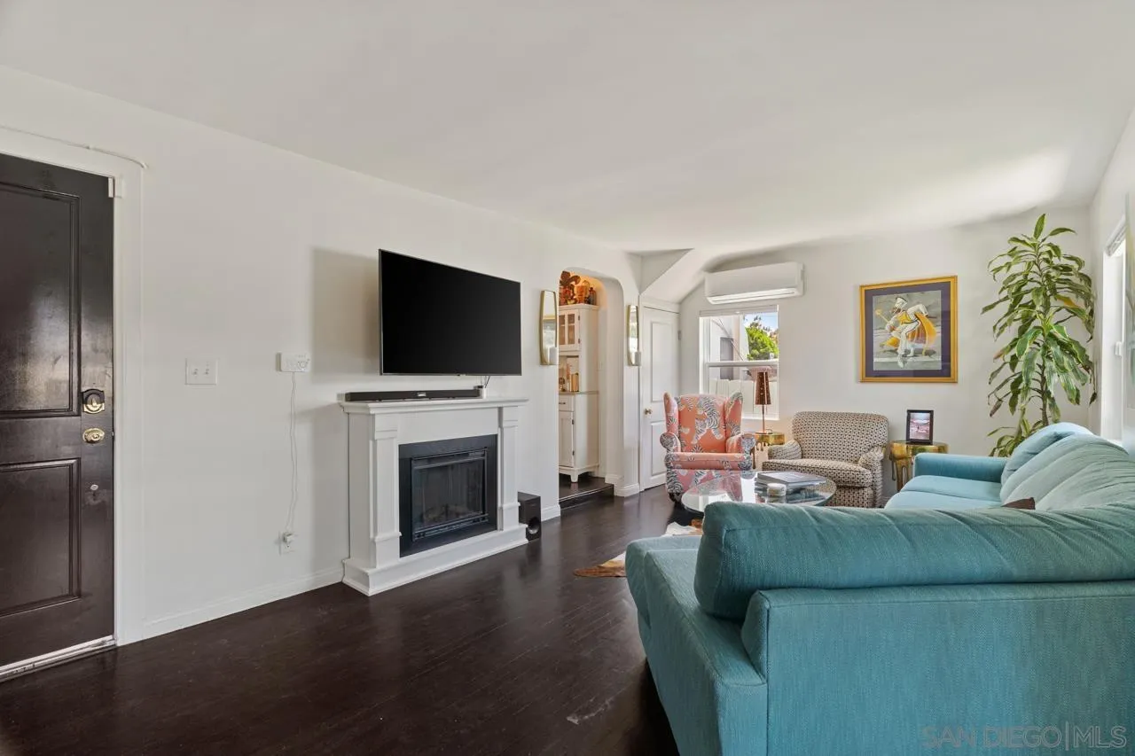 https://cdn.realtyfeed.com/cdn/127/260005292/abb32eb0ecbf298ffe488094a352a75d.webp