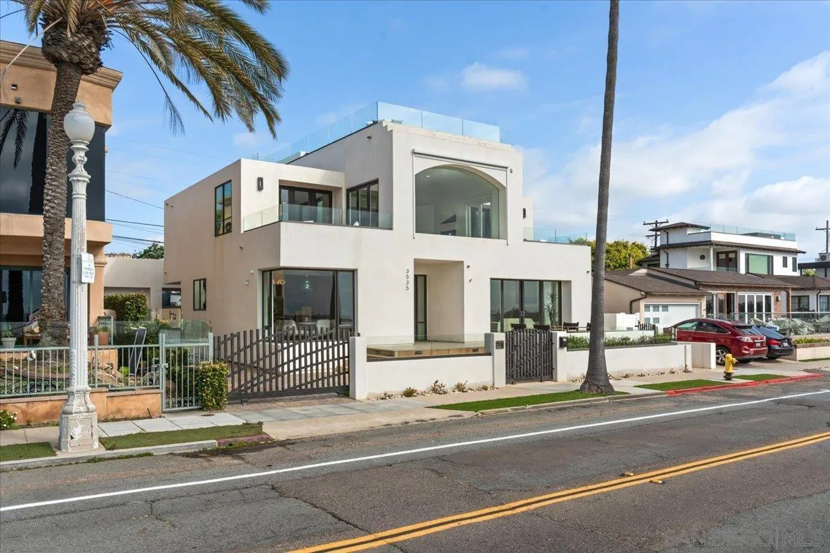 https://cdn.realtyfeed.com/cdn/127/260005293/04841c51782ef118413288f9111d73f3.webp