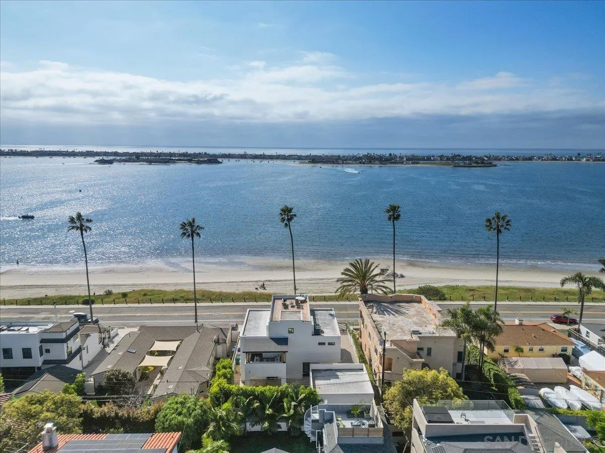 https://cdn.realtyfeed.com/cdn/127/260005293/076eea113eec7a573604f40766440e8e.webp