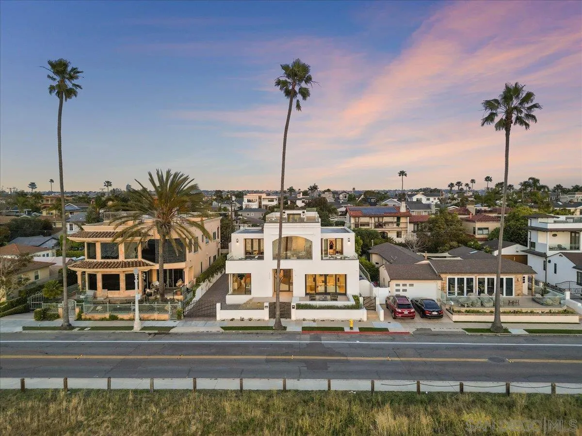 https://cdn.realtyfeed.com/cdn/127/260005293/51917d4ae4be4c0673f2b269910b76eb.webp