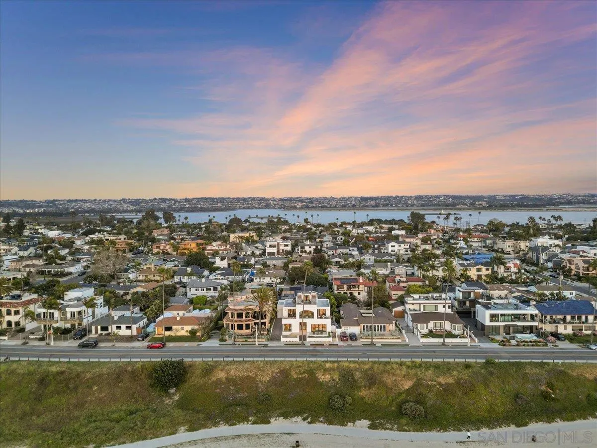 https://cdn.realtyfeed.com/cdn/127/260005293/8aeccae2623d5fe6429bc3ed9ae327d0.webp
