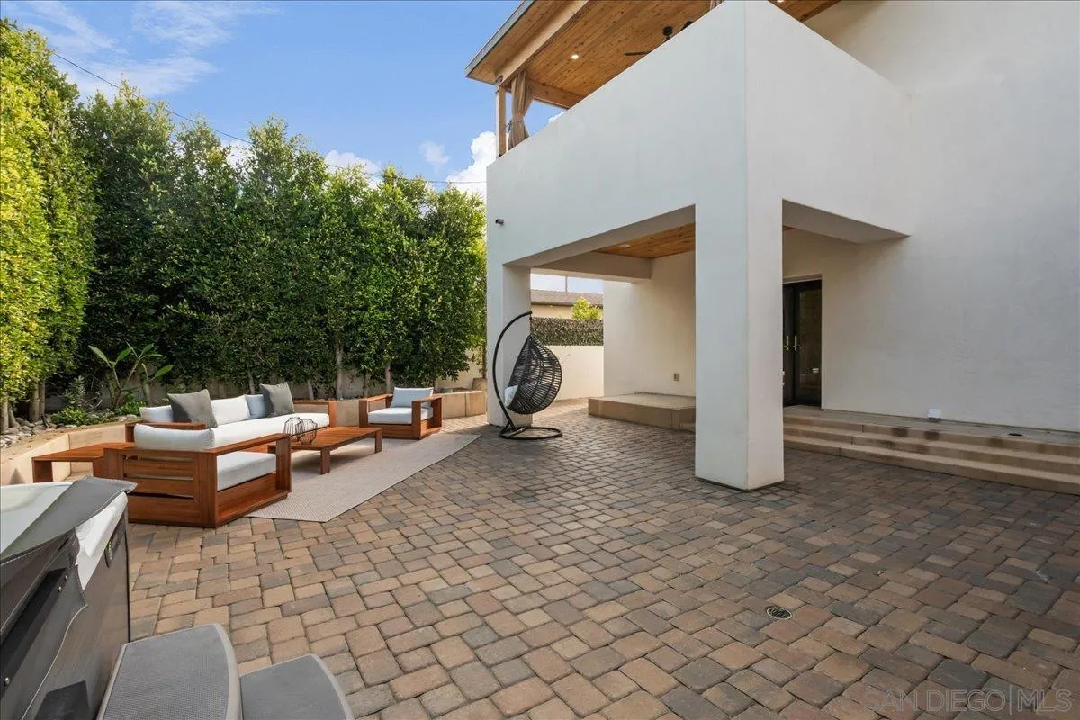 https://cdn.realtyfeed.com/cdn/127/260005293/a58fafbdd50ae2fa165dba8307fef401.webp