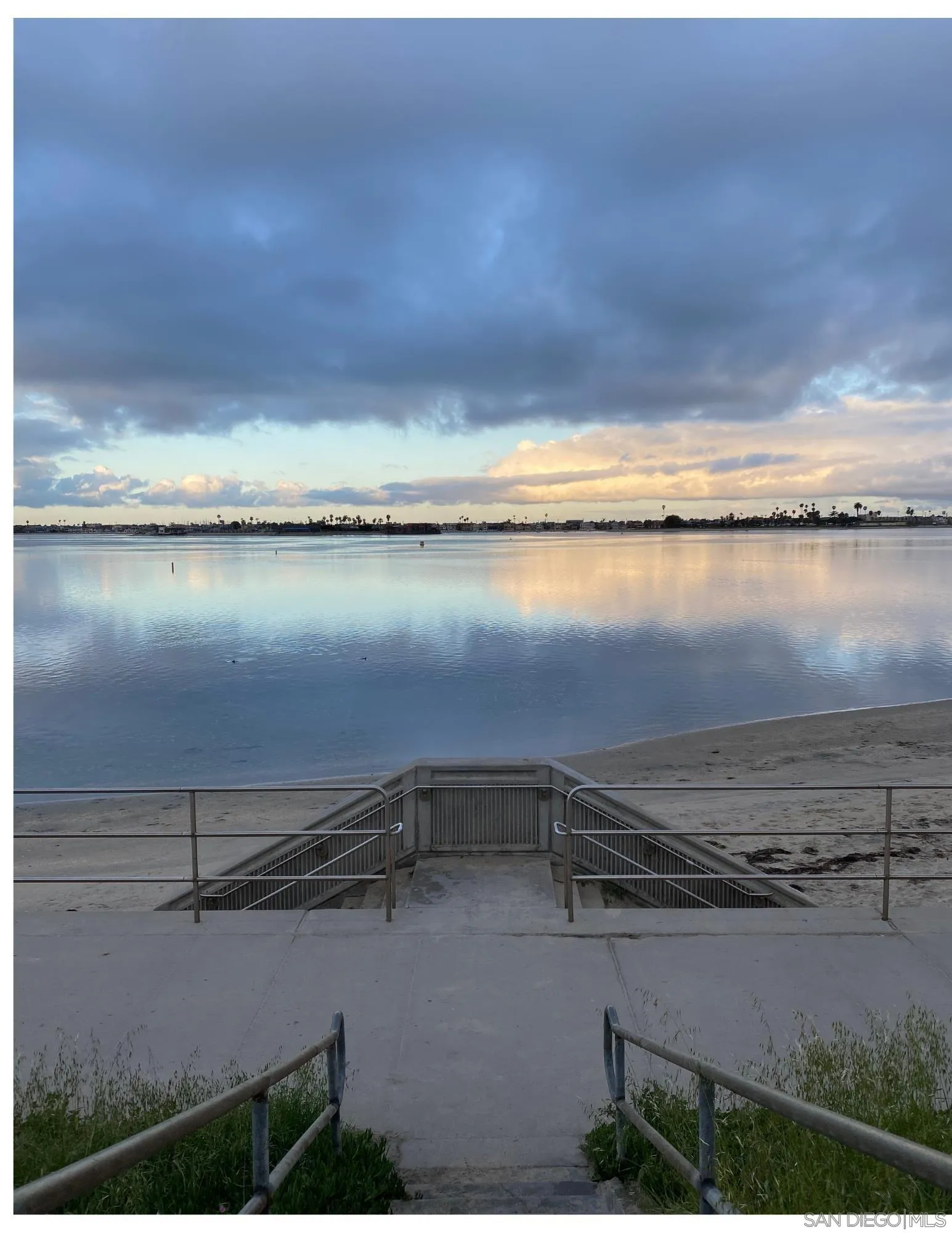 https://cdn.realtyfeed.com/cdn/127/260005293/b9a6b21f17e10871cc6d265e03fcd732.webp