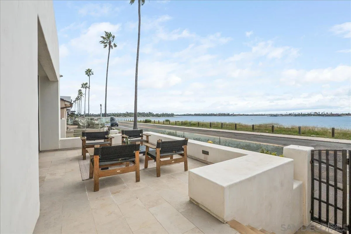 https://cdn.realtyfeed.com/cdn/127/260005293/cbd26e6002e890eb6c2e291be3c9bf72.webp