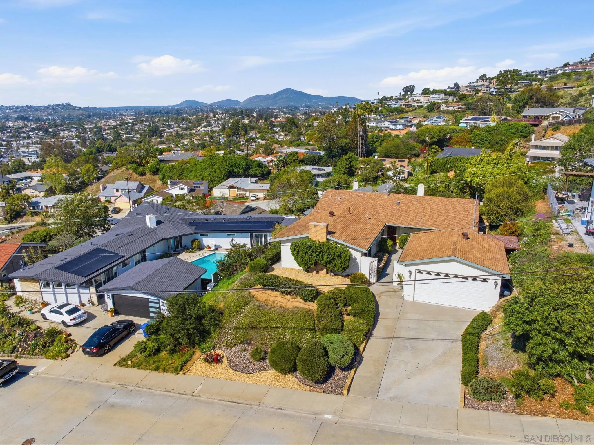 https://cdn.realtyfeed.com/cdn/127/260005298/0ea1401d8a51de21160b6684307b1b0e.webp