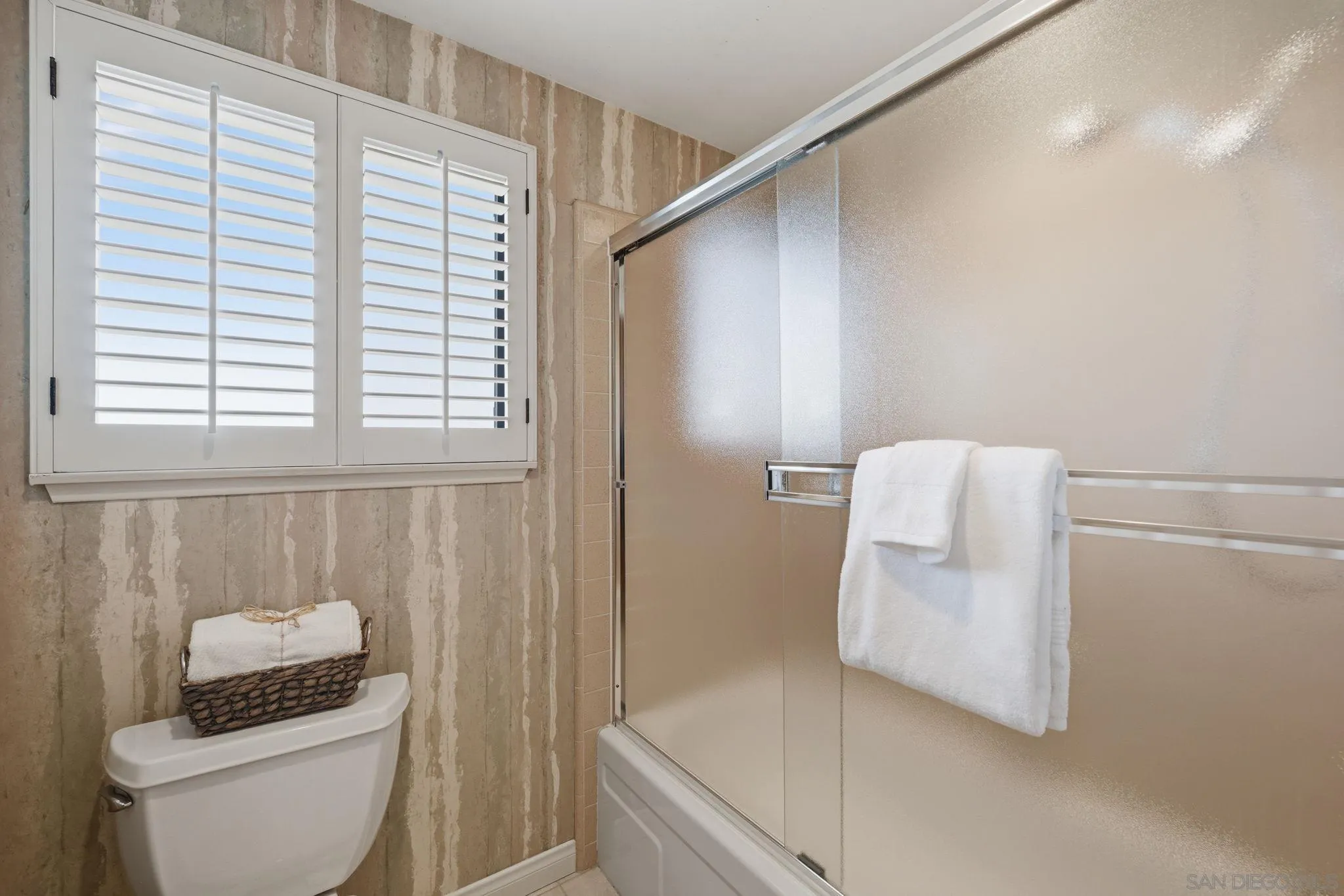 https://cdn.realtyfeed.com/cdn/127/260005298/33e8d18cafc91d71f1154141568129b9.webp