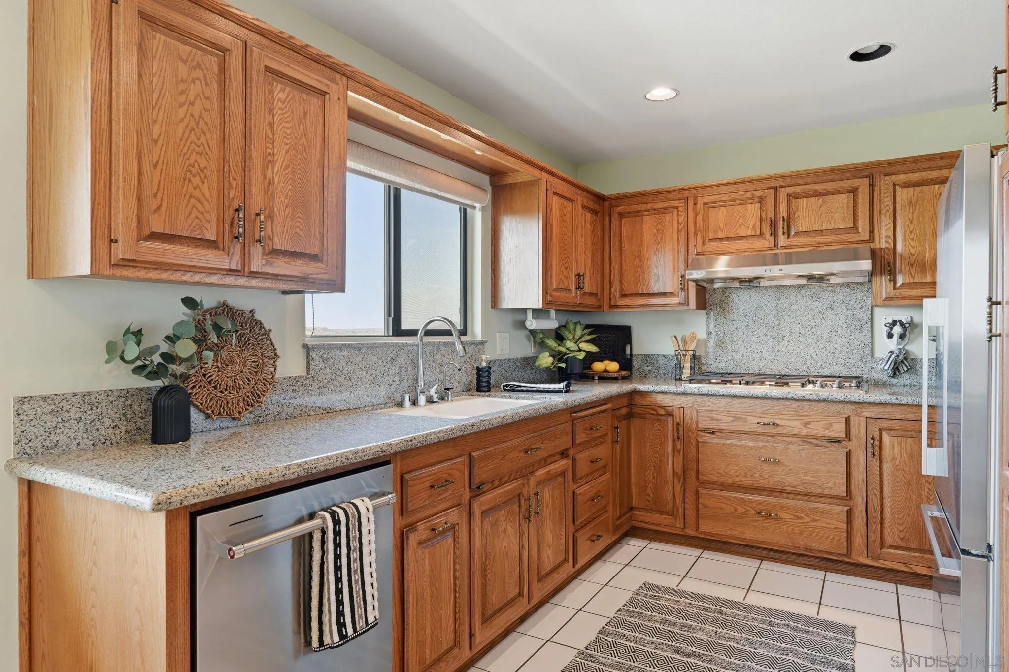 https://cdn.realtyfeed.com/cdn/127/260005298/b2aa2534292722acc19e34071363b3bb.webp