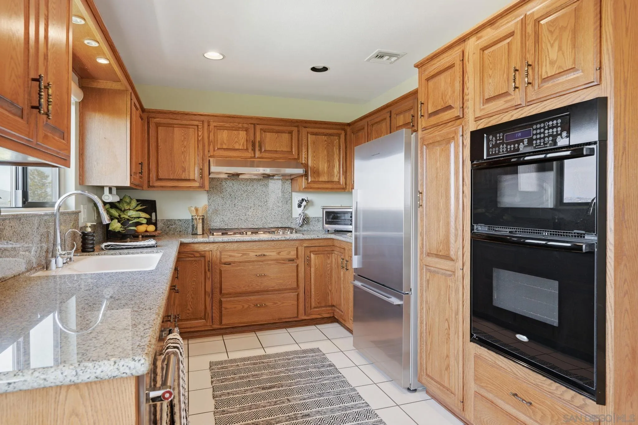 https://cdn.realtyfeed.com/cdn/127/260005298/e235583ded14a8ee5b24fe92718fd9dc.webp