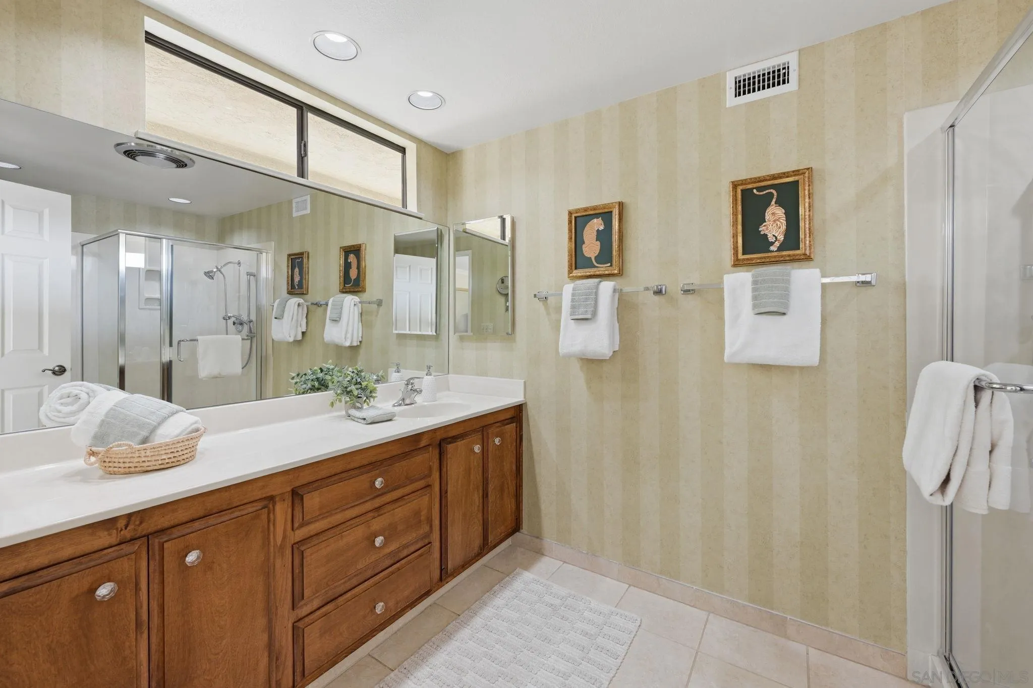 https://cdn.realtyfeed.com/cdn/127/260005298/e320f64ce9c89edfc03b5b822d8e565f.webp