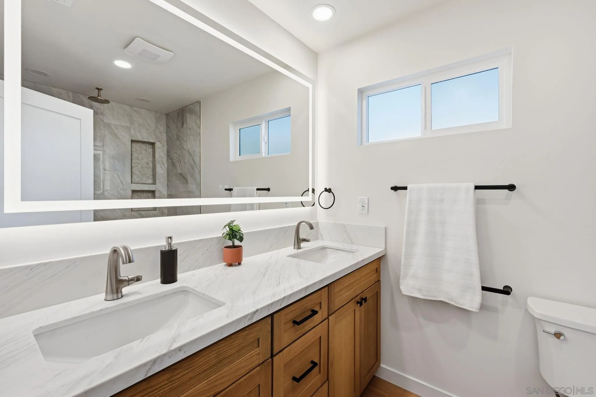 https://cdn.realtyfeed.com/cdn/127/260005299/576b5f777b643187fee58b93cc7d809e.webp
