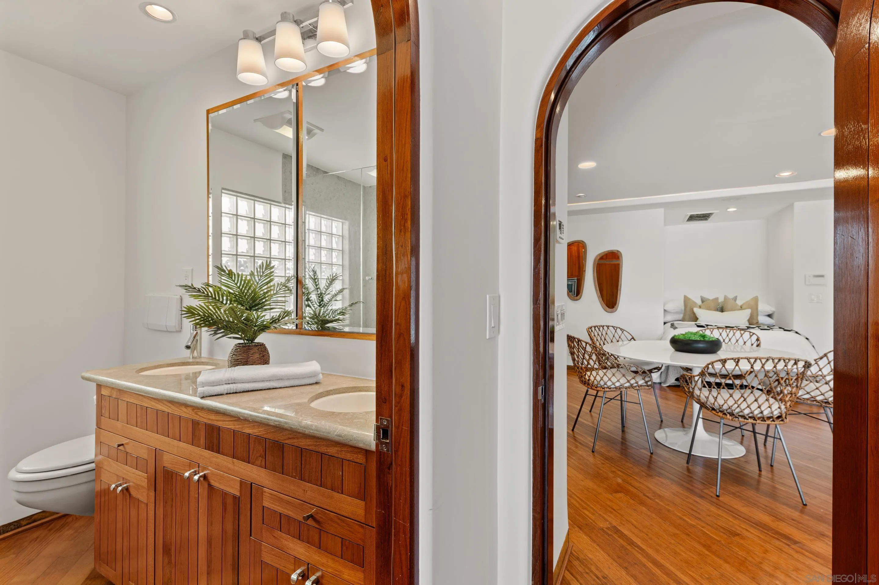 https://cdn.realtyfeed.com/cdn/127/260005303/5c5f787e3b7680406e04e60e0ab48298.webp