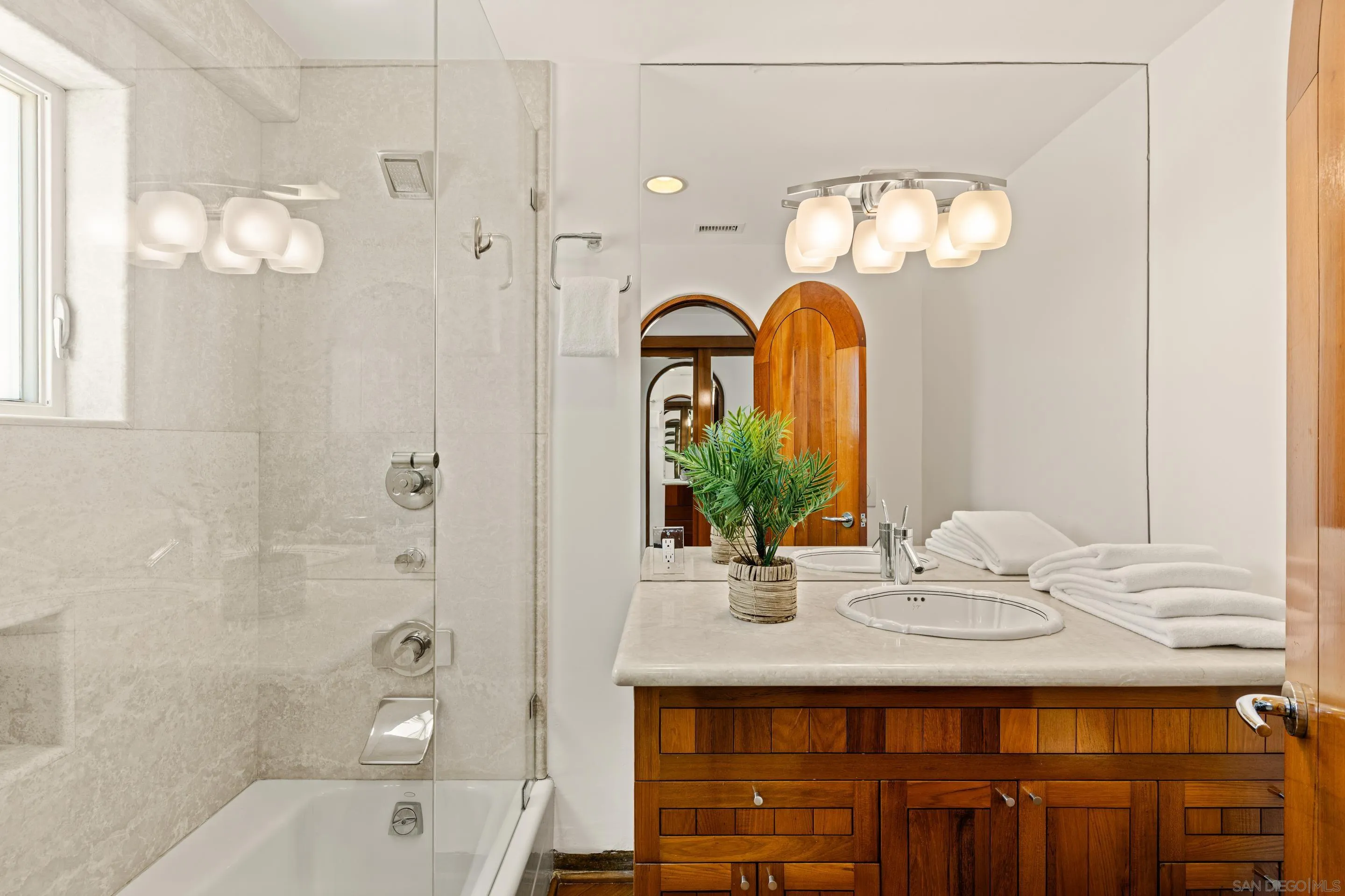 https://cdn.realtyfeed.com/cdn/127/260005303/6d10f6bdea713df399831a5a0c804e16.webp