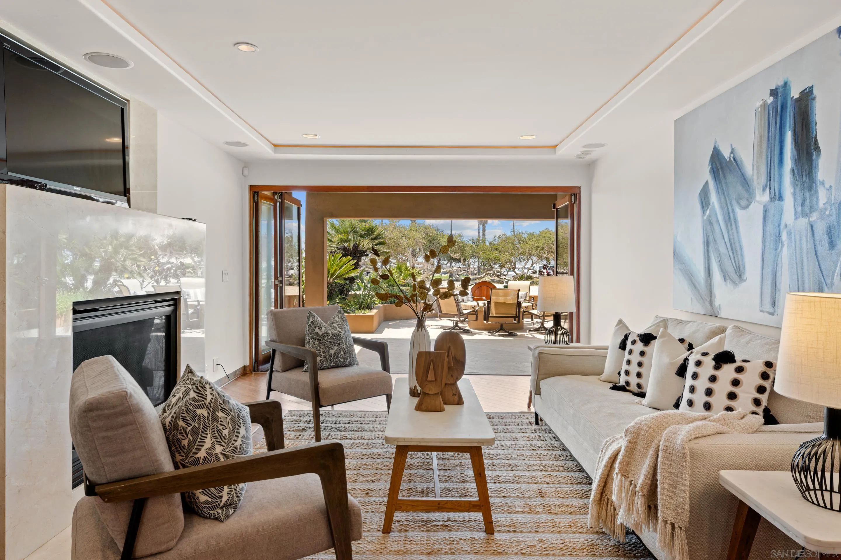 https://cdn.realtyfeed.com/cdn/127/260005303/773744f760d308dd5355b3ddd8da83d7.webp