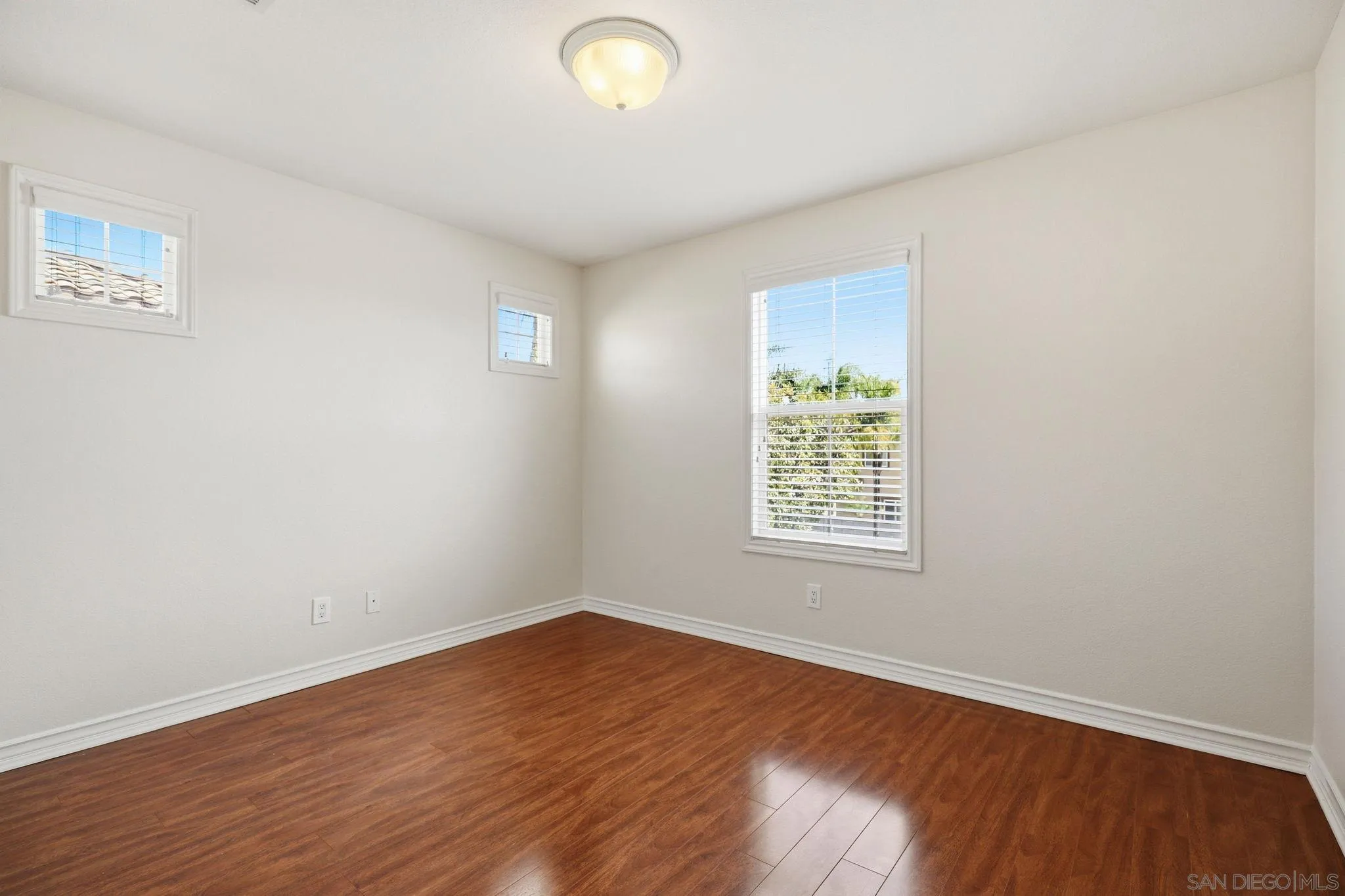 https://cdn.realtyfeed.com/cdn/127/260005305/06e3256bc45e794784cf428b496c27d1.webp