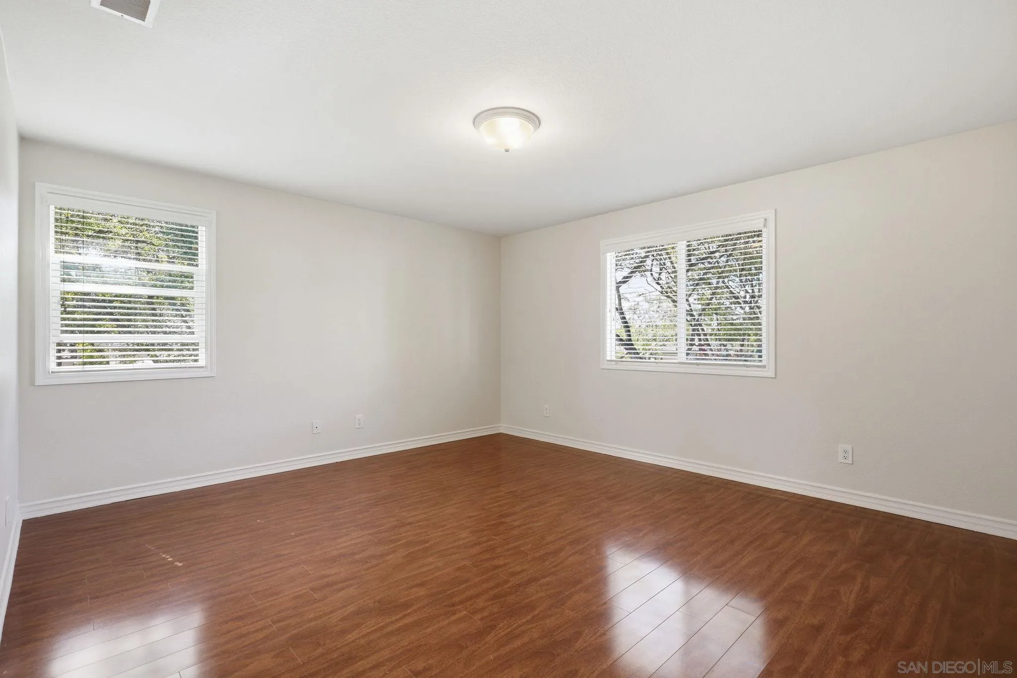 https://cdn.realtyfeed.com/cdn/127/260005305/22313323b18c1dd02eaff4adf5e0874c.webp