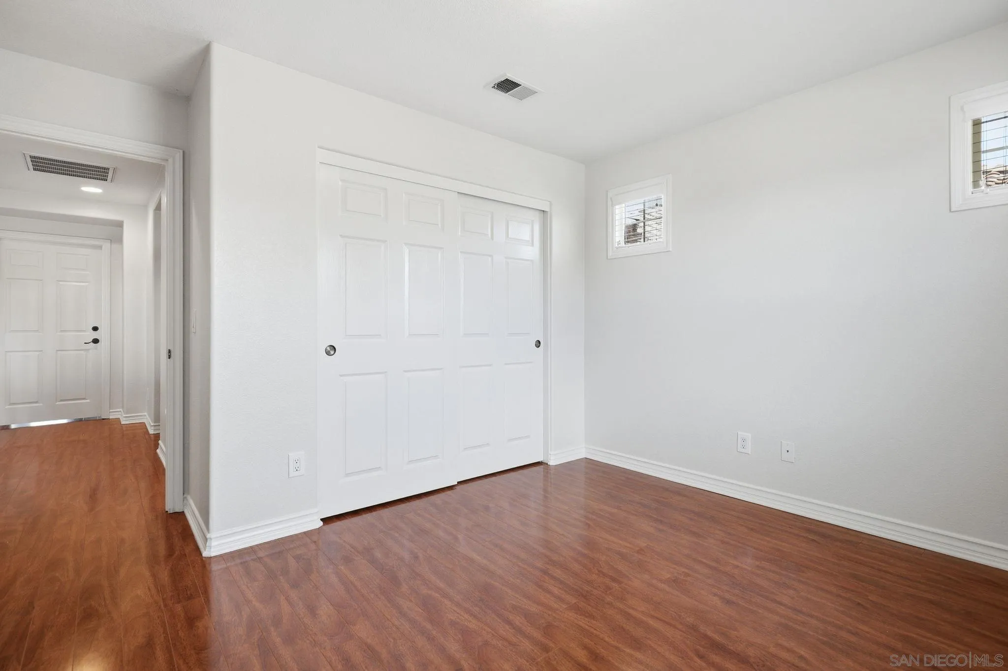 https://cdn.realtyfeed.com/cdn/127/260005305/279a0492b880ea0061d7d45172afbe31.webp