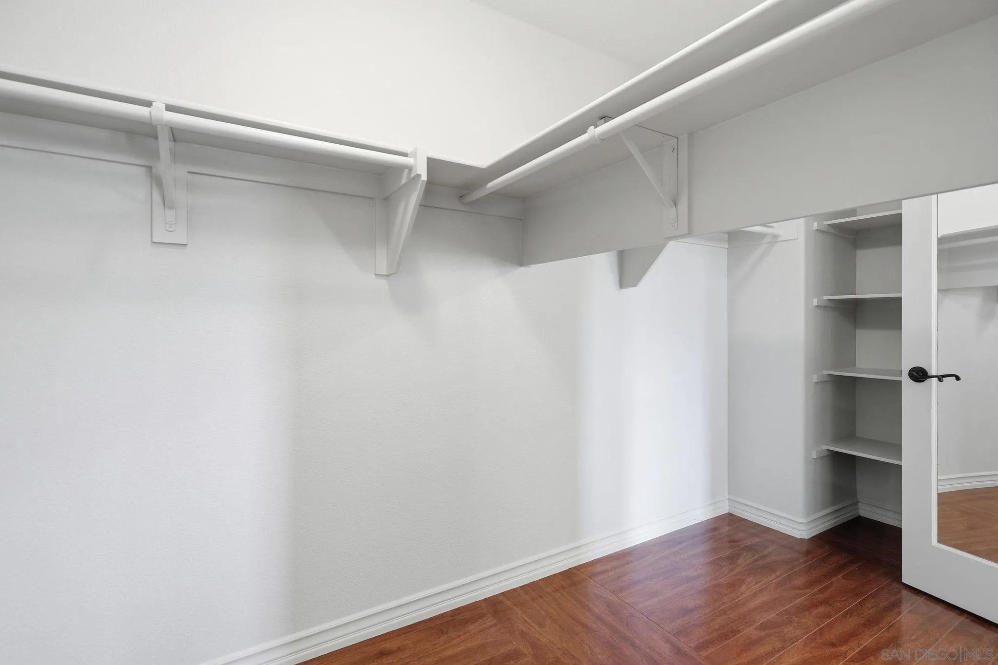 https://cdn.realtyfeed.com/cdn/127/260005305/4396f43e826c97f775f32eb7c486ae5f.webp