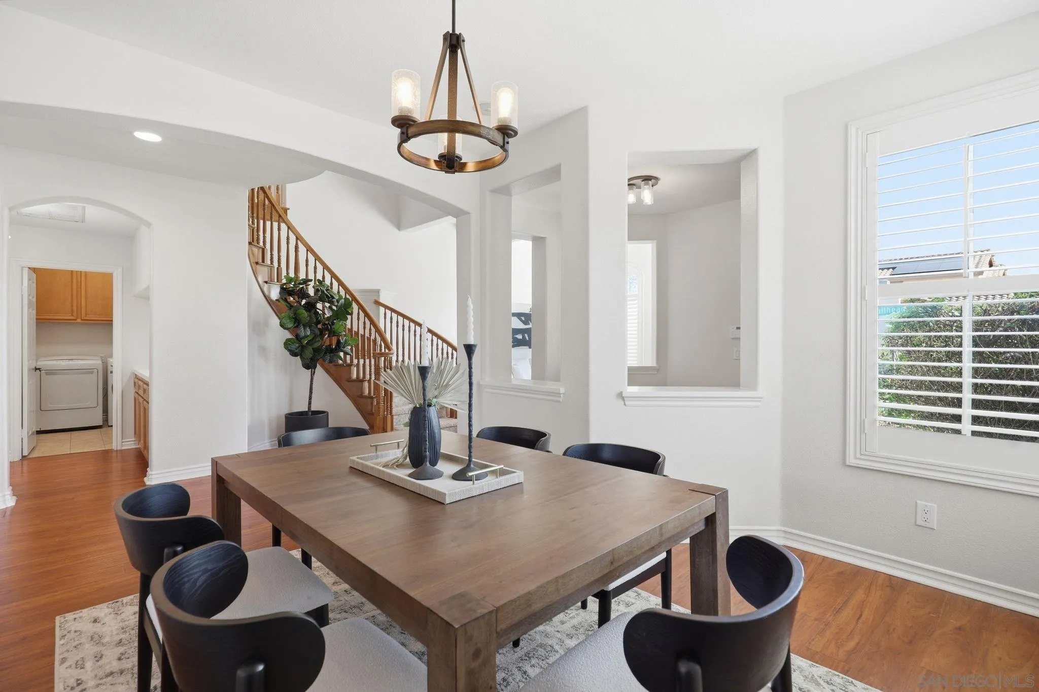 https://cdn.realtyfeed.com/cdn/127/260005305/5ec339048c2195410db715cde0801025.webp