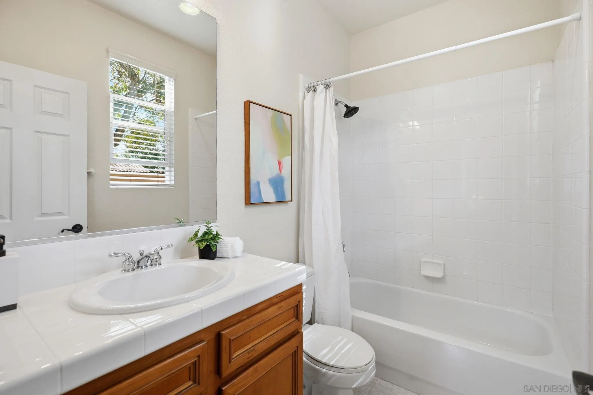 https://cdn.realtyfeed.com/cdn/127/260005305/6104ef7bd7b5e78fd413289bad438df6.webp